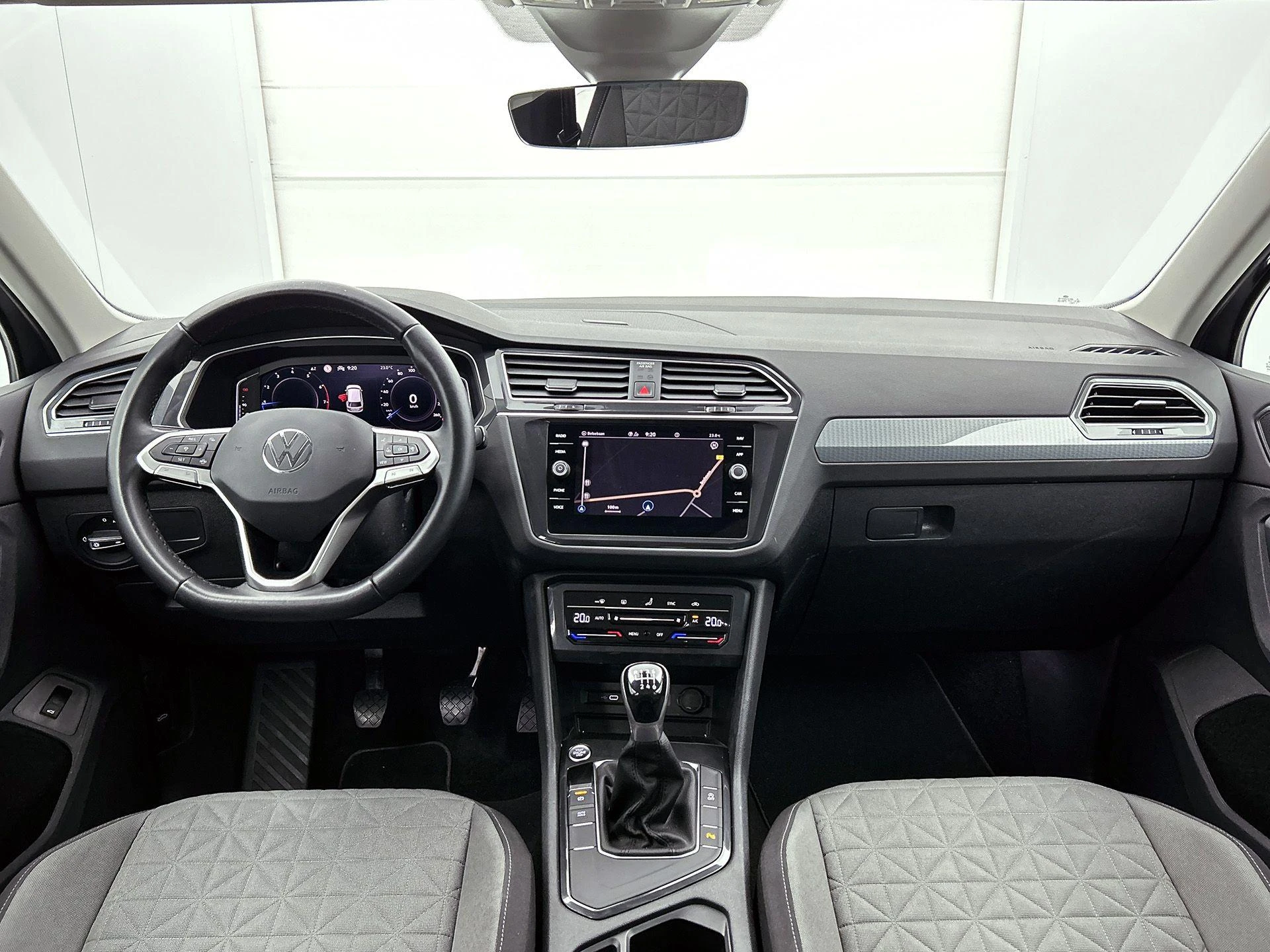 Volkswagen-Tiguan-image-21