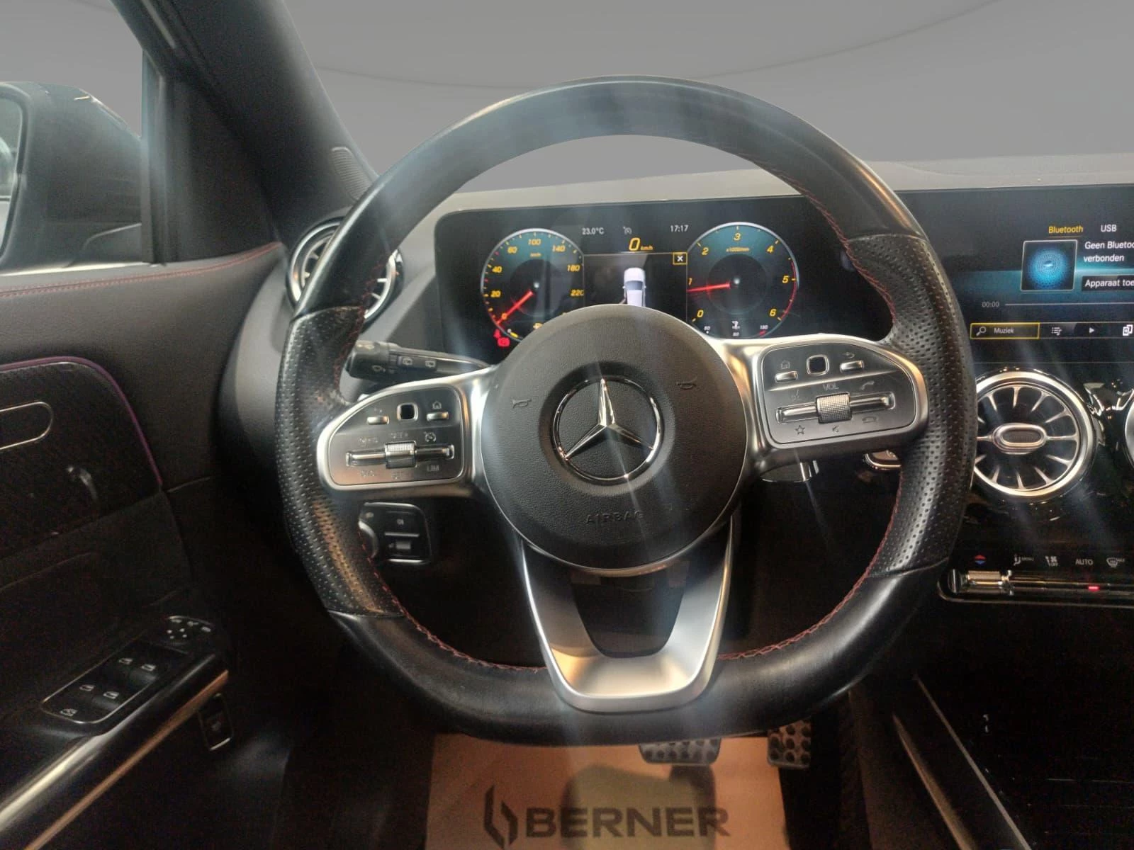 Mercedes-Benz GLA 200 d + AMG LINE + TREKHAAK + CAMERA +