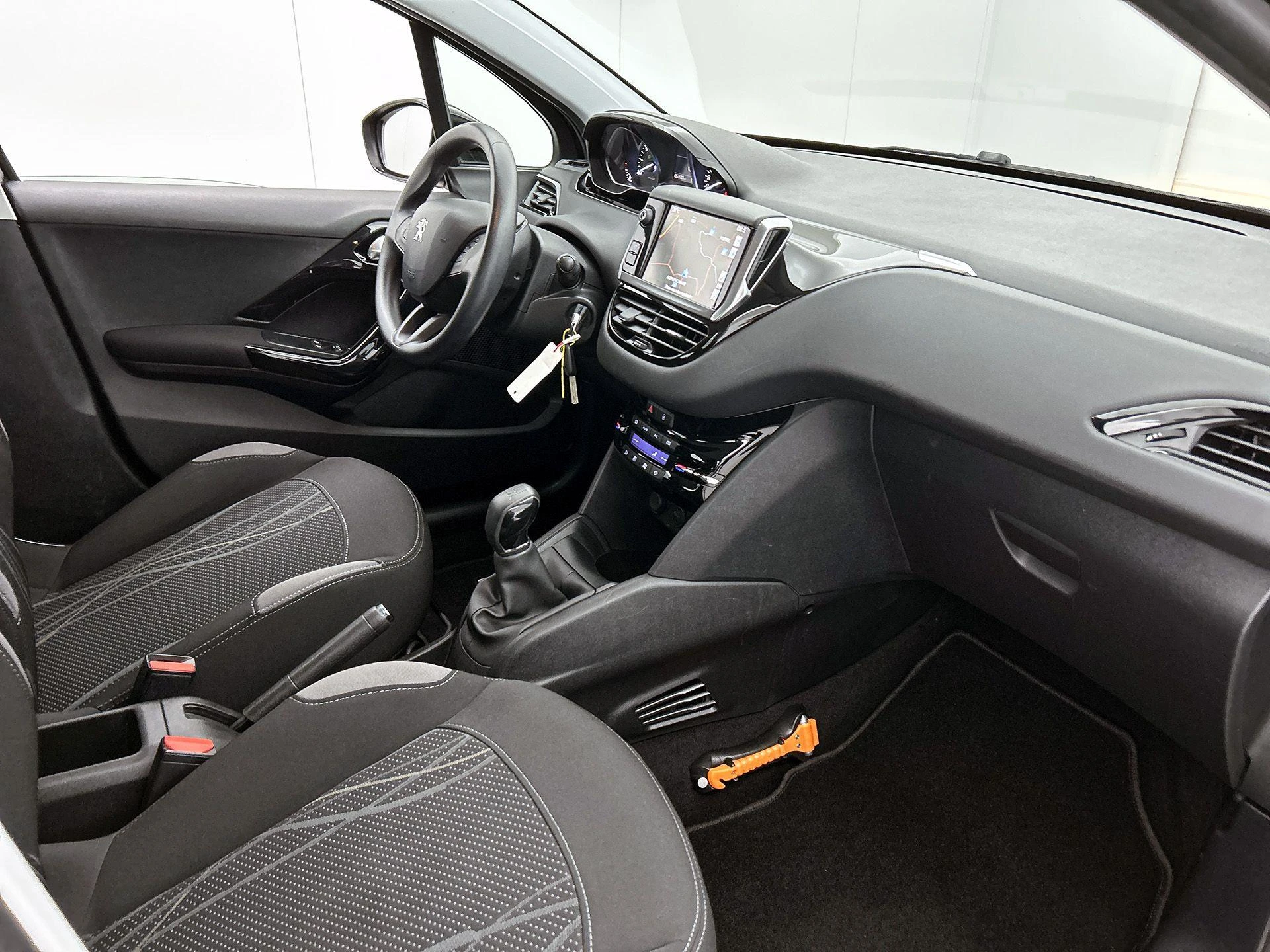 Peugeot-208-image-18
