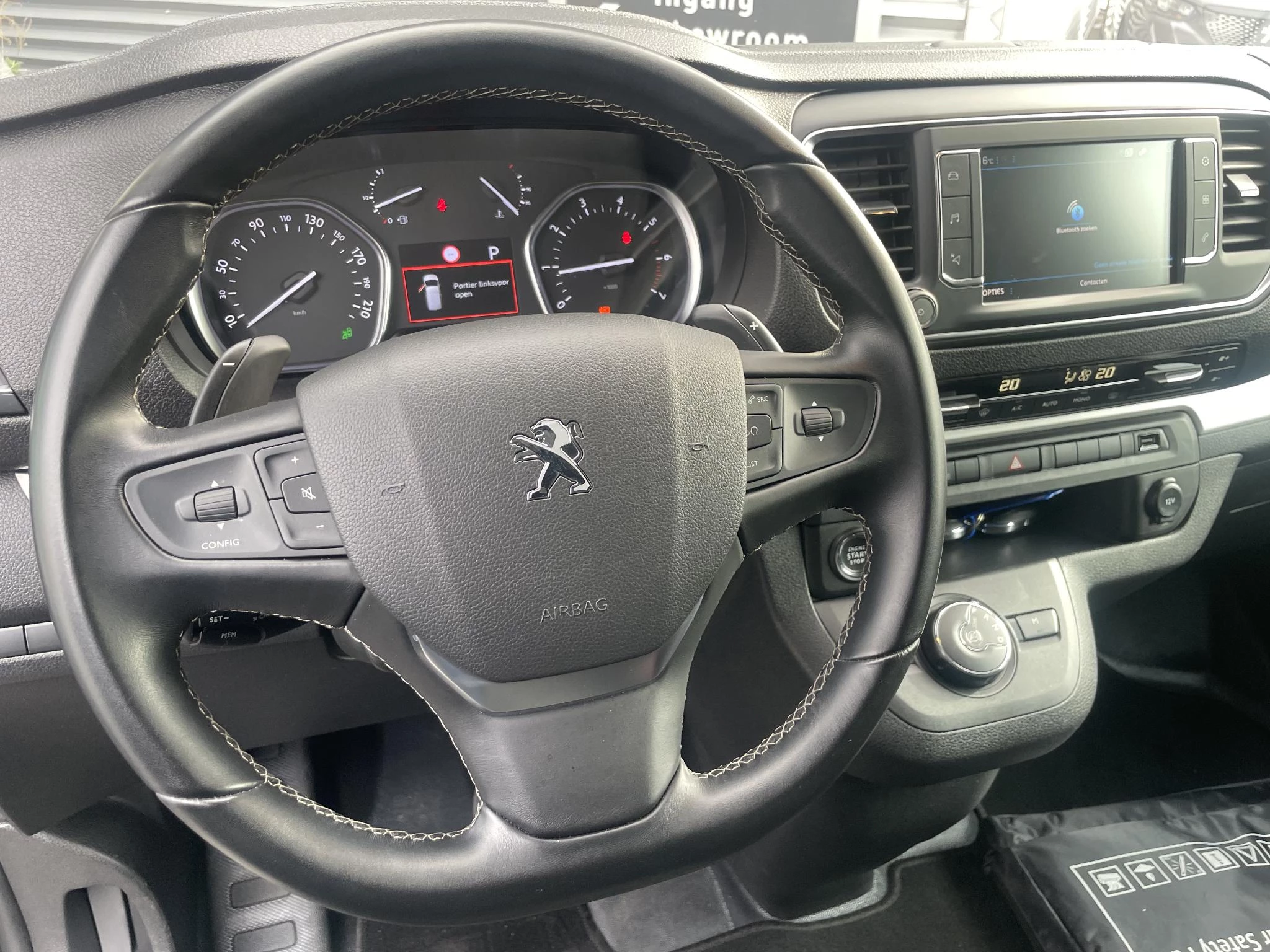 Peugeot-Expert-image-12