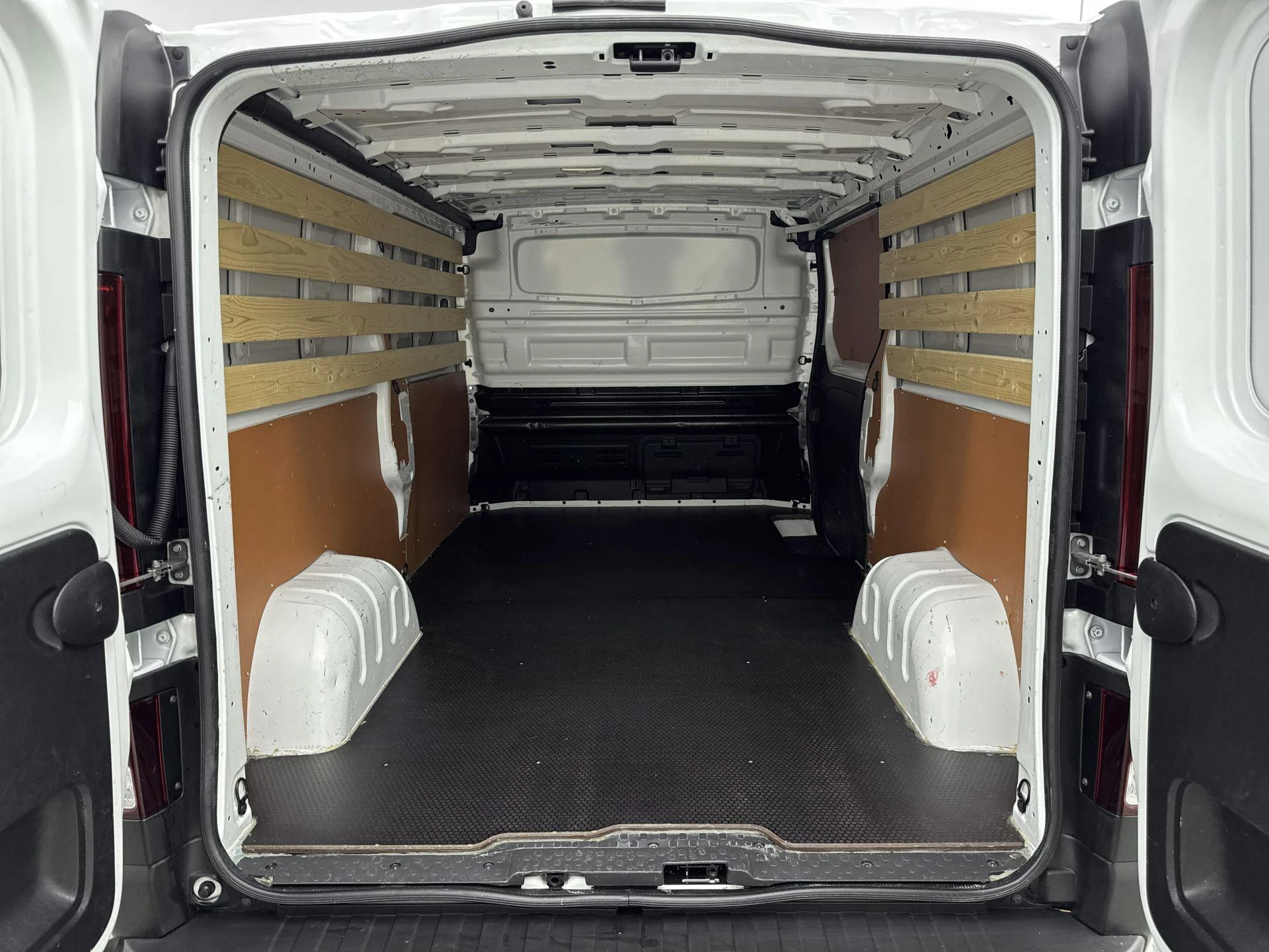 Nissan-Primastar-image-19