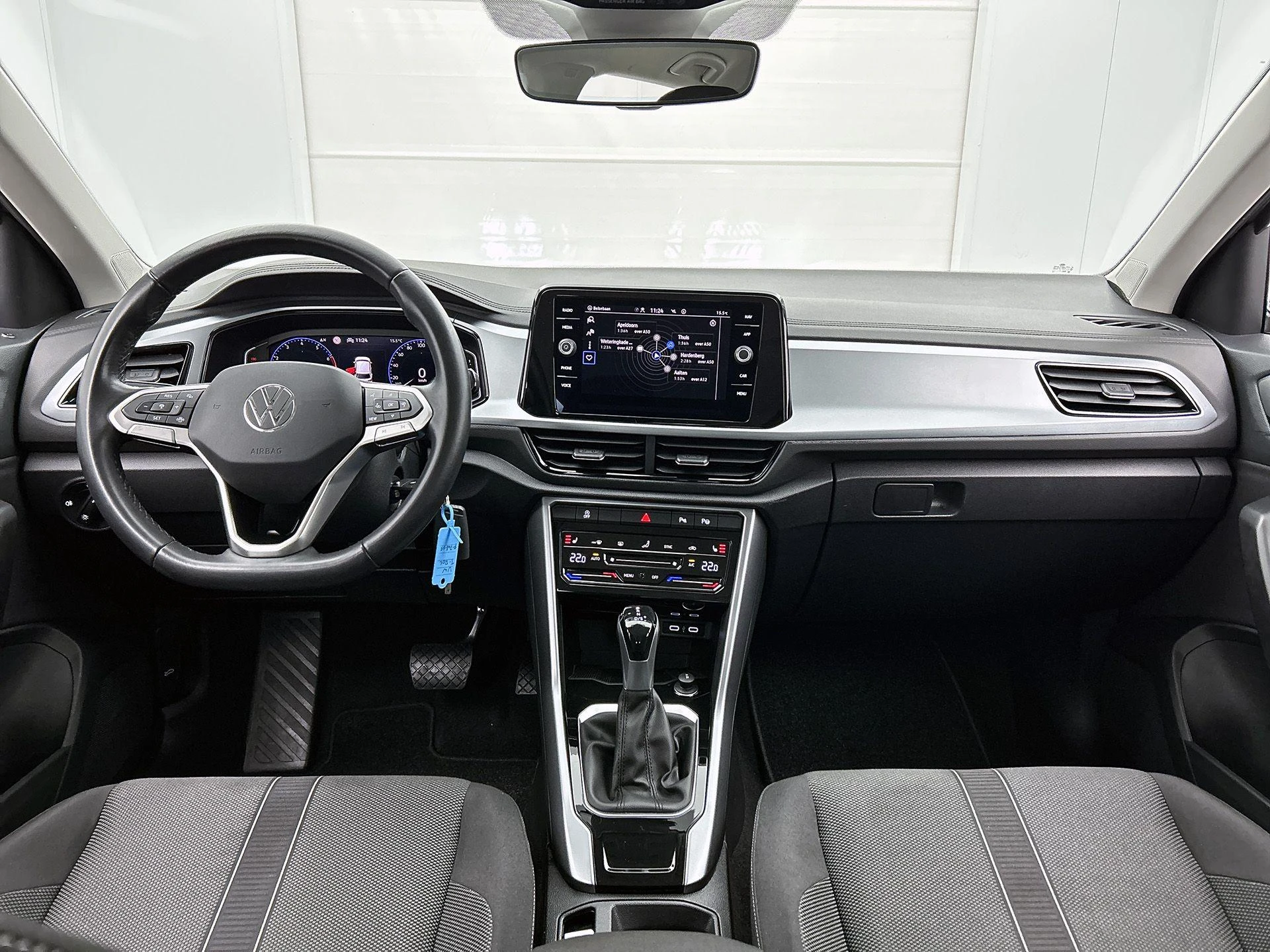Volkswagen-T-Roc-image-23