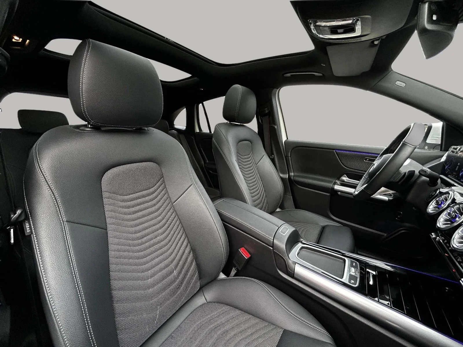 Mercedes-Benz-EQA-image-12