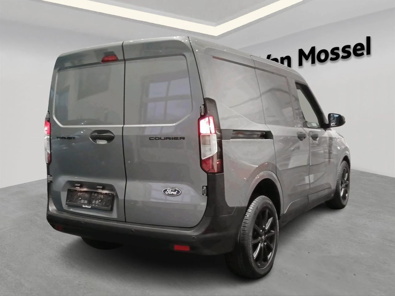 Ford-Transit Courier-image-3