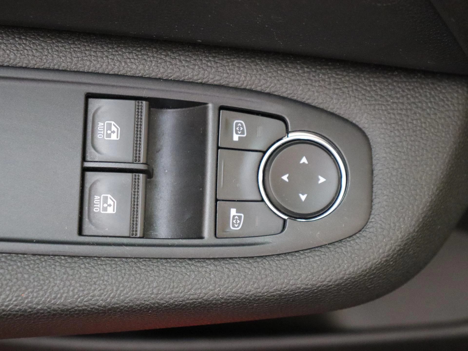 Renault-Clio-image-22