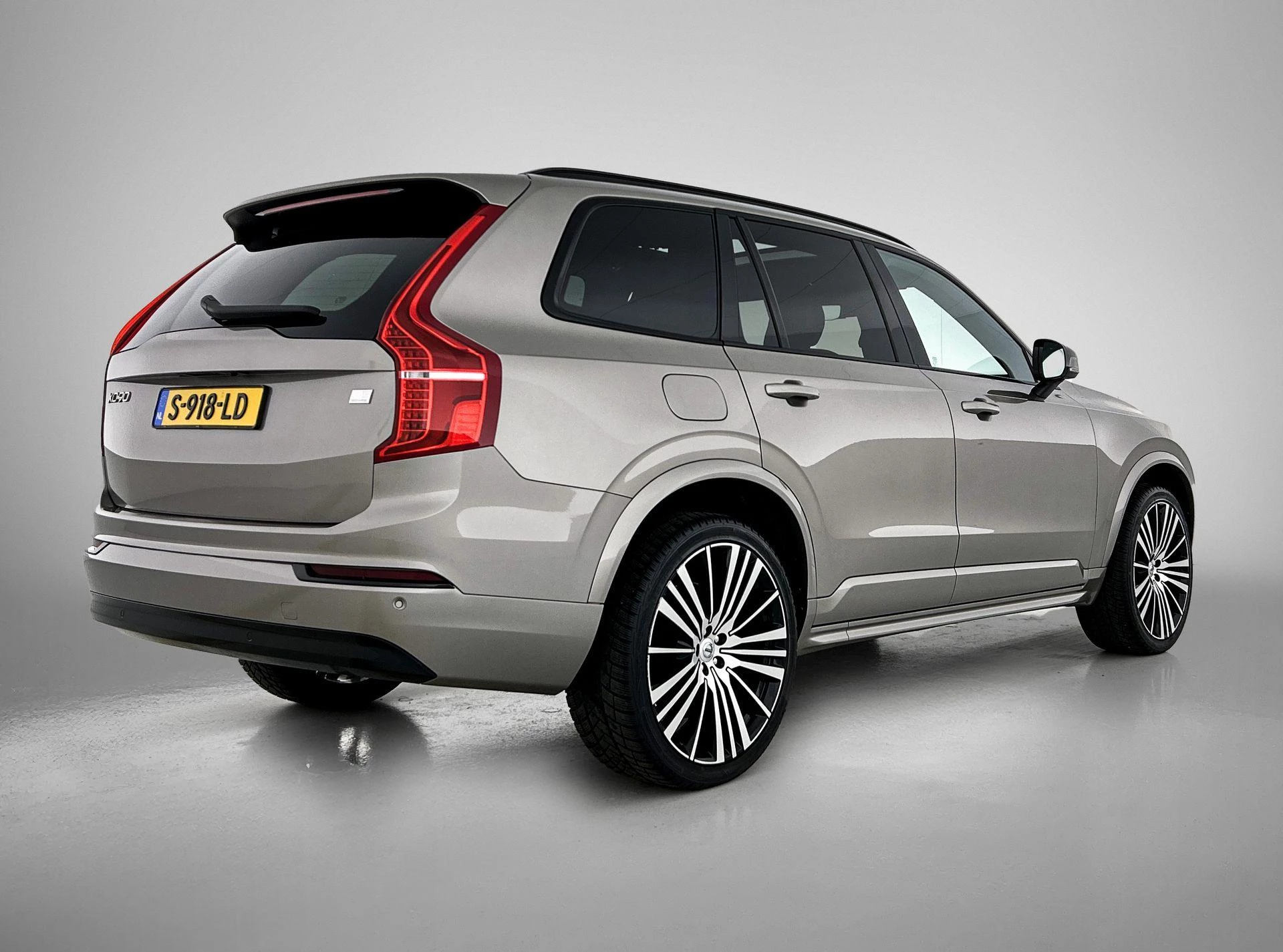 Volvo-XC90-image-4