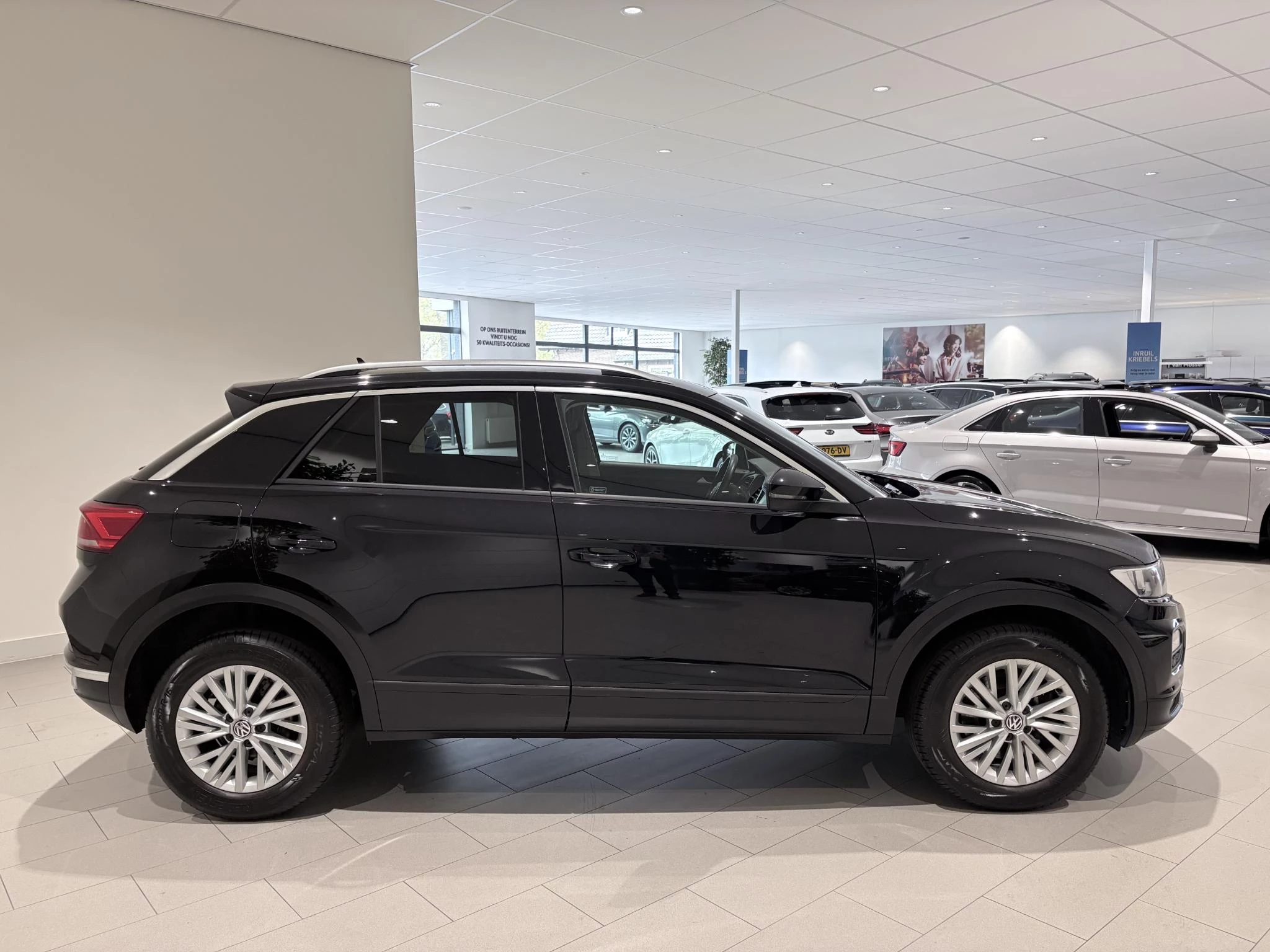 Volkswagen-T-Roc-image-5