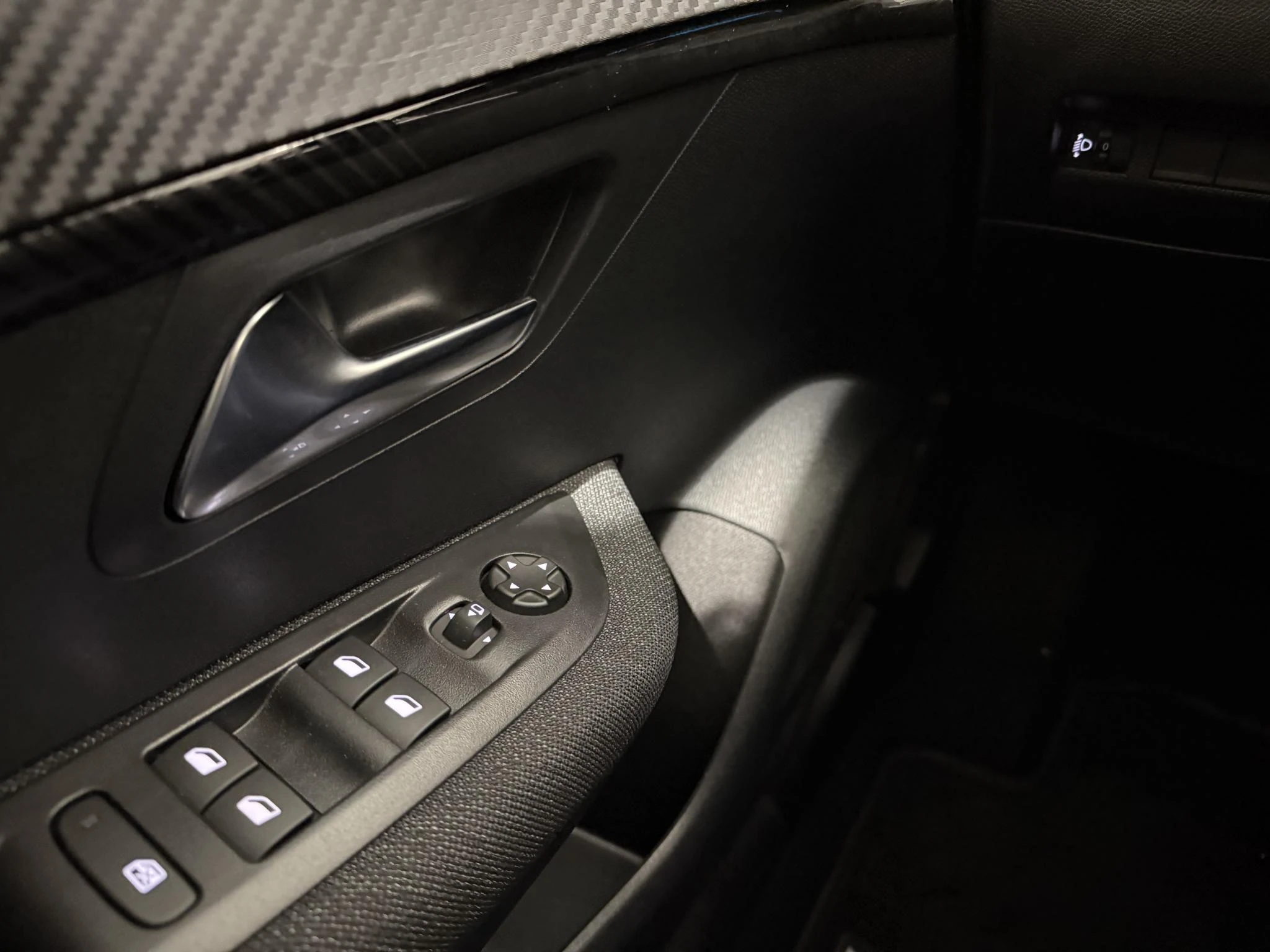 Peugeot-208-image-15