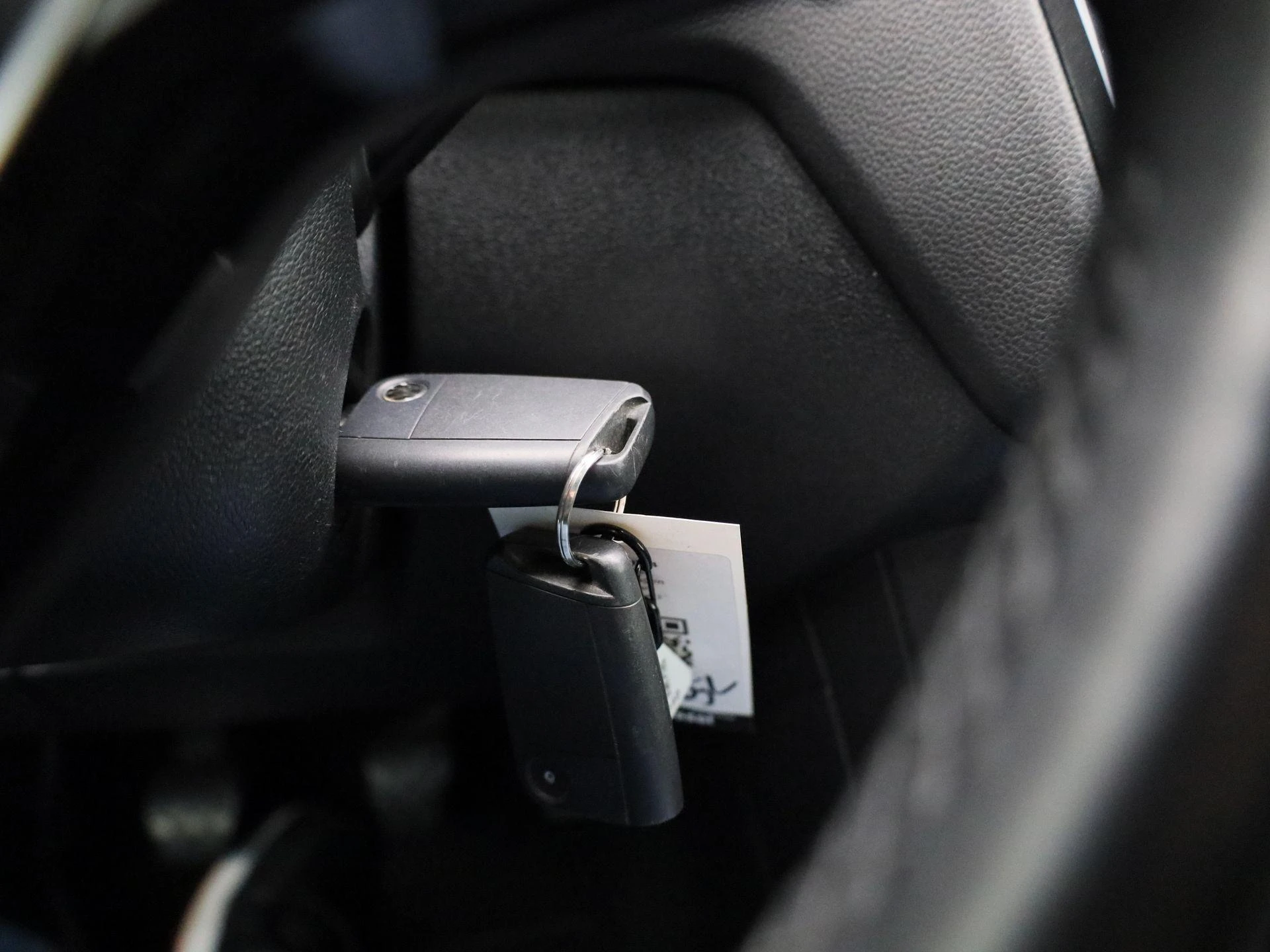Volkswagen-Tiguan-image-18