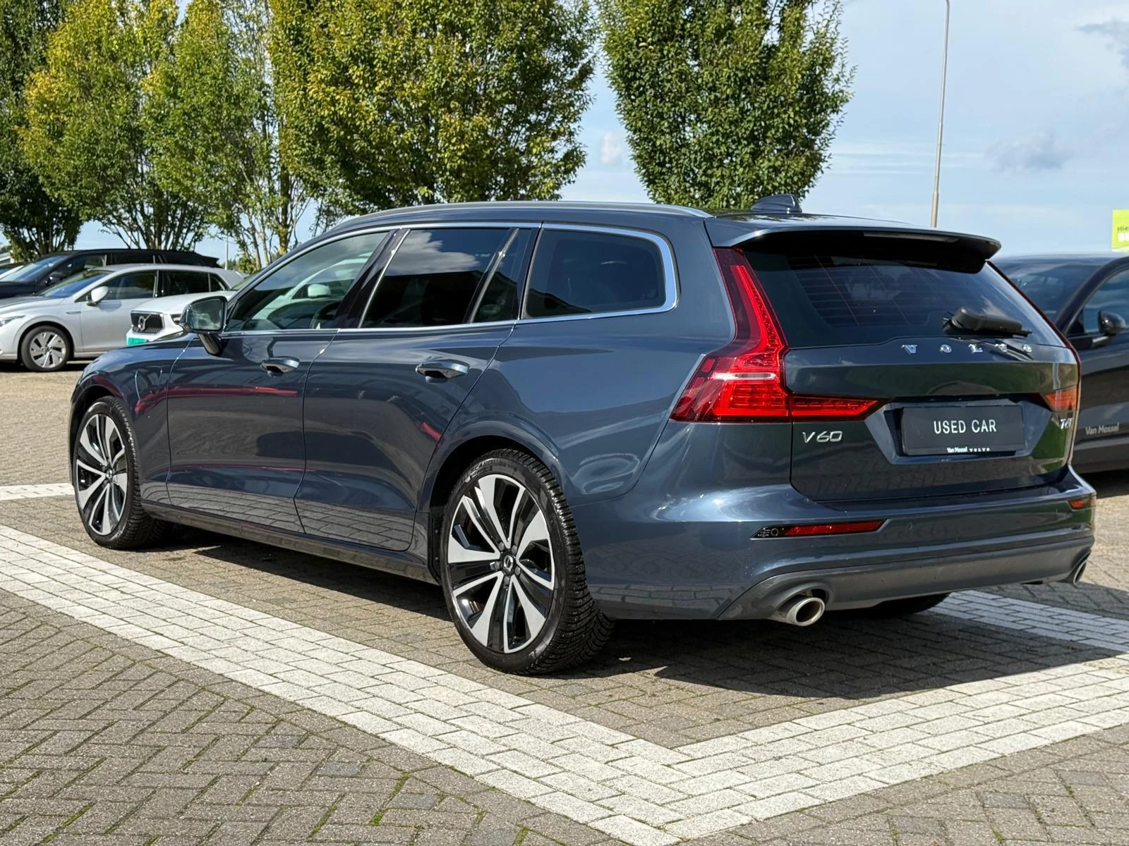Volvo-V60-image-2
