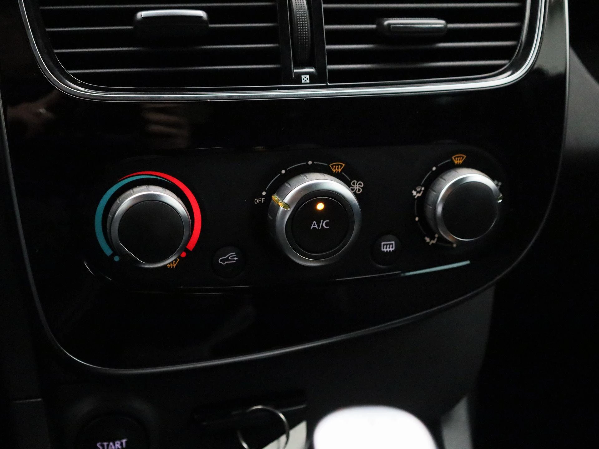 Renault-Clio-image-16