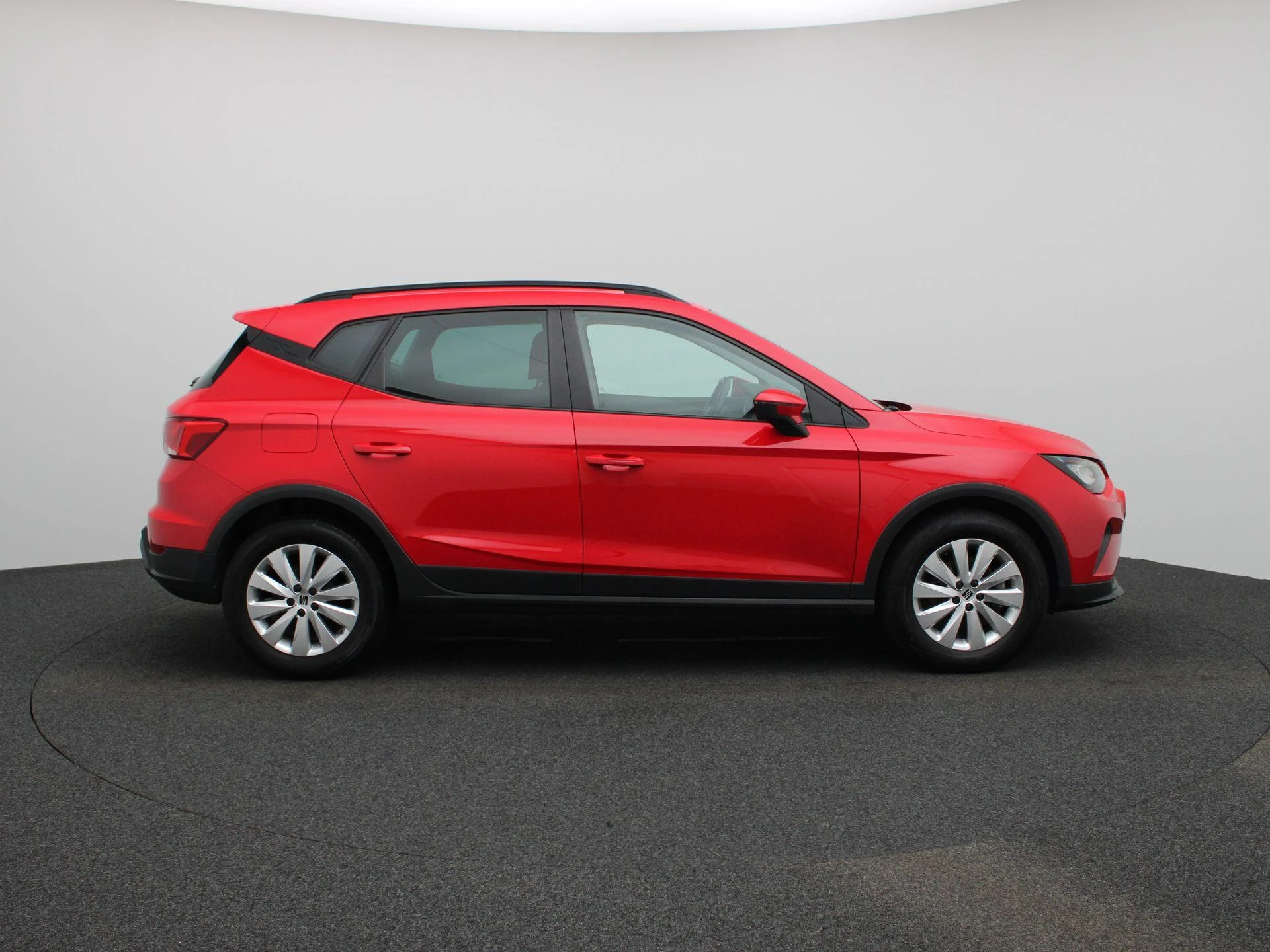 SEAT-Arona-image-5