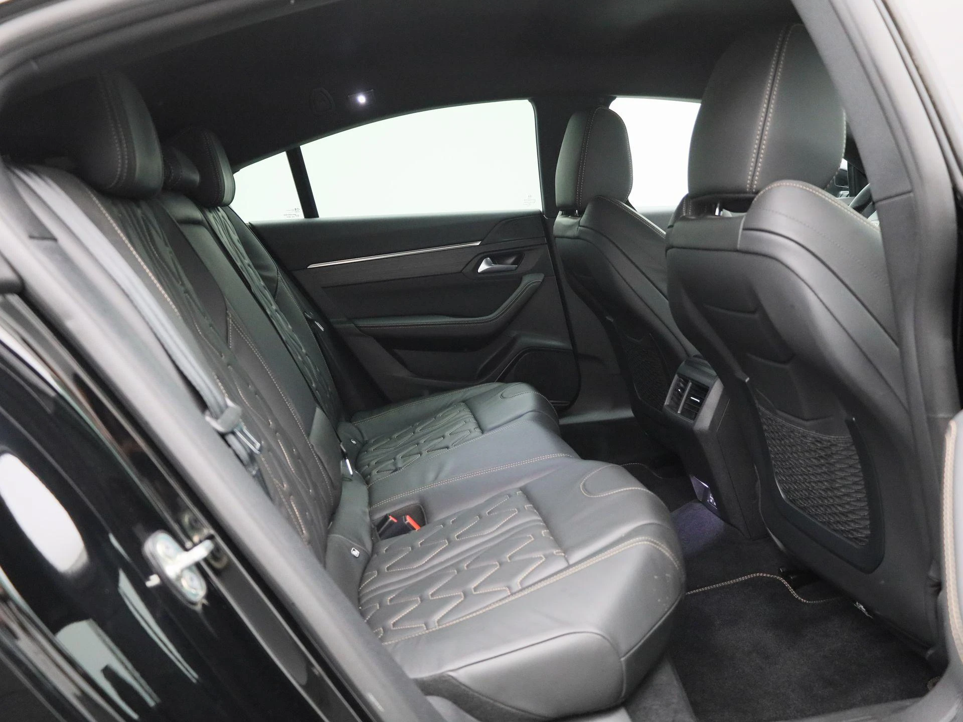Peugeot-508-image-42