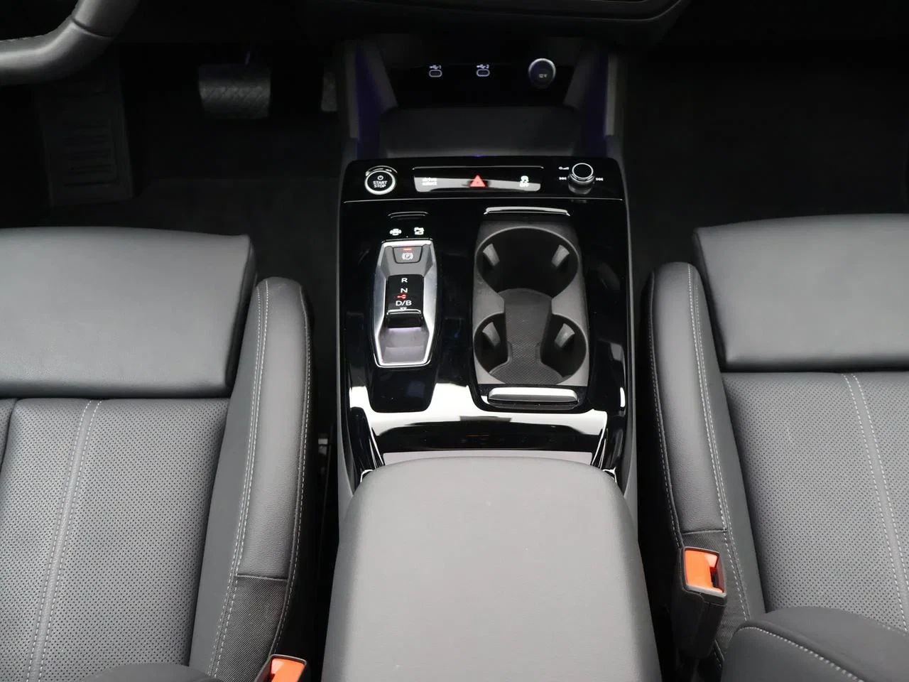 Audi-Q6 e-tron-image-24