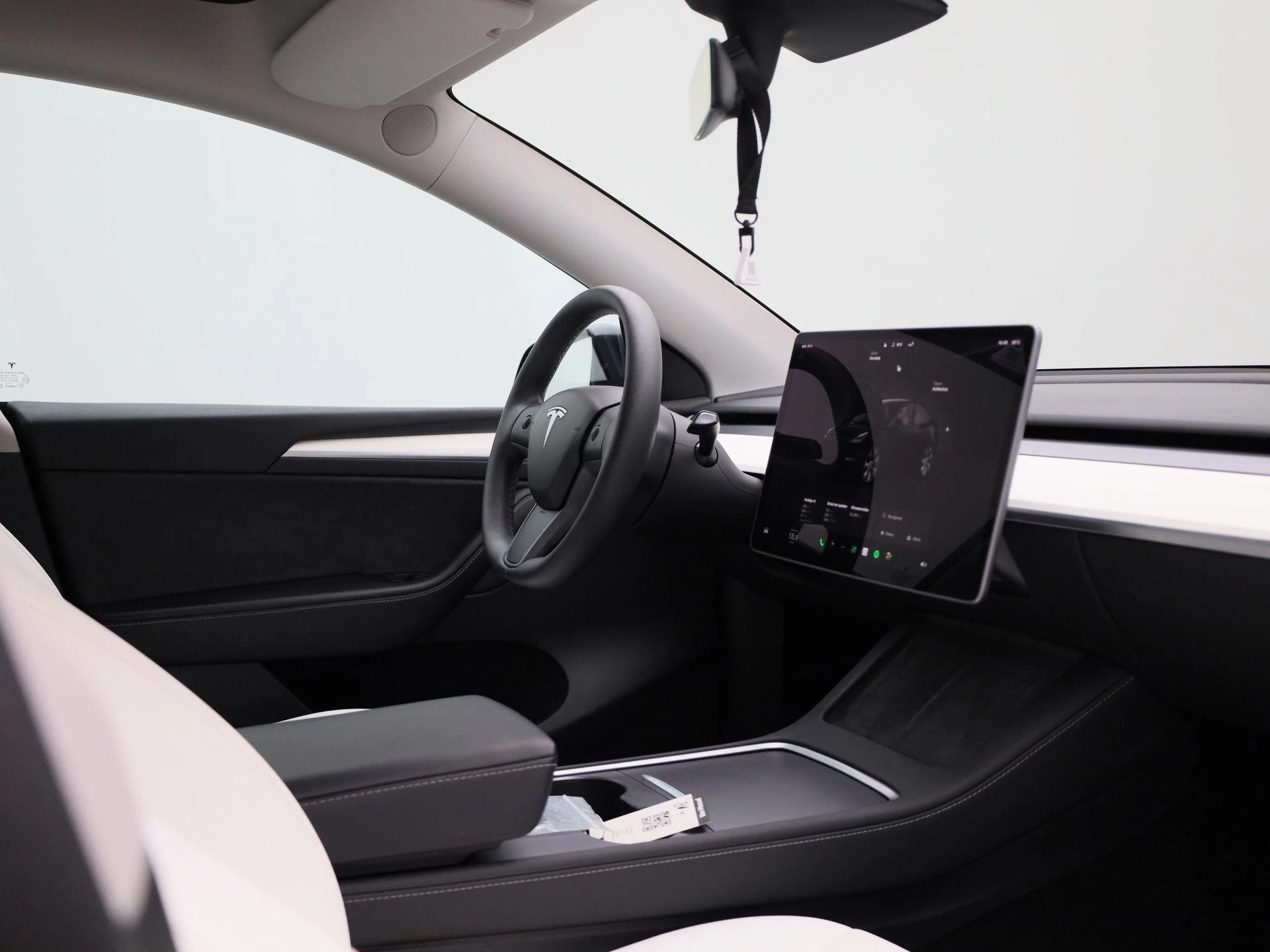 Tesla-Model Y-image-34