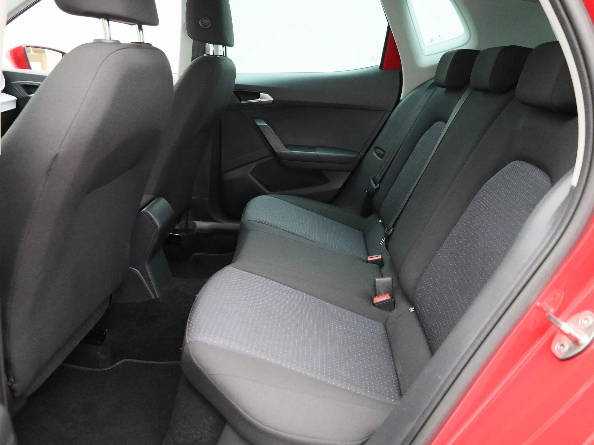 SEAT-Arona-image-11
