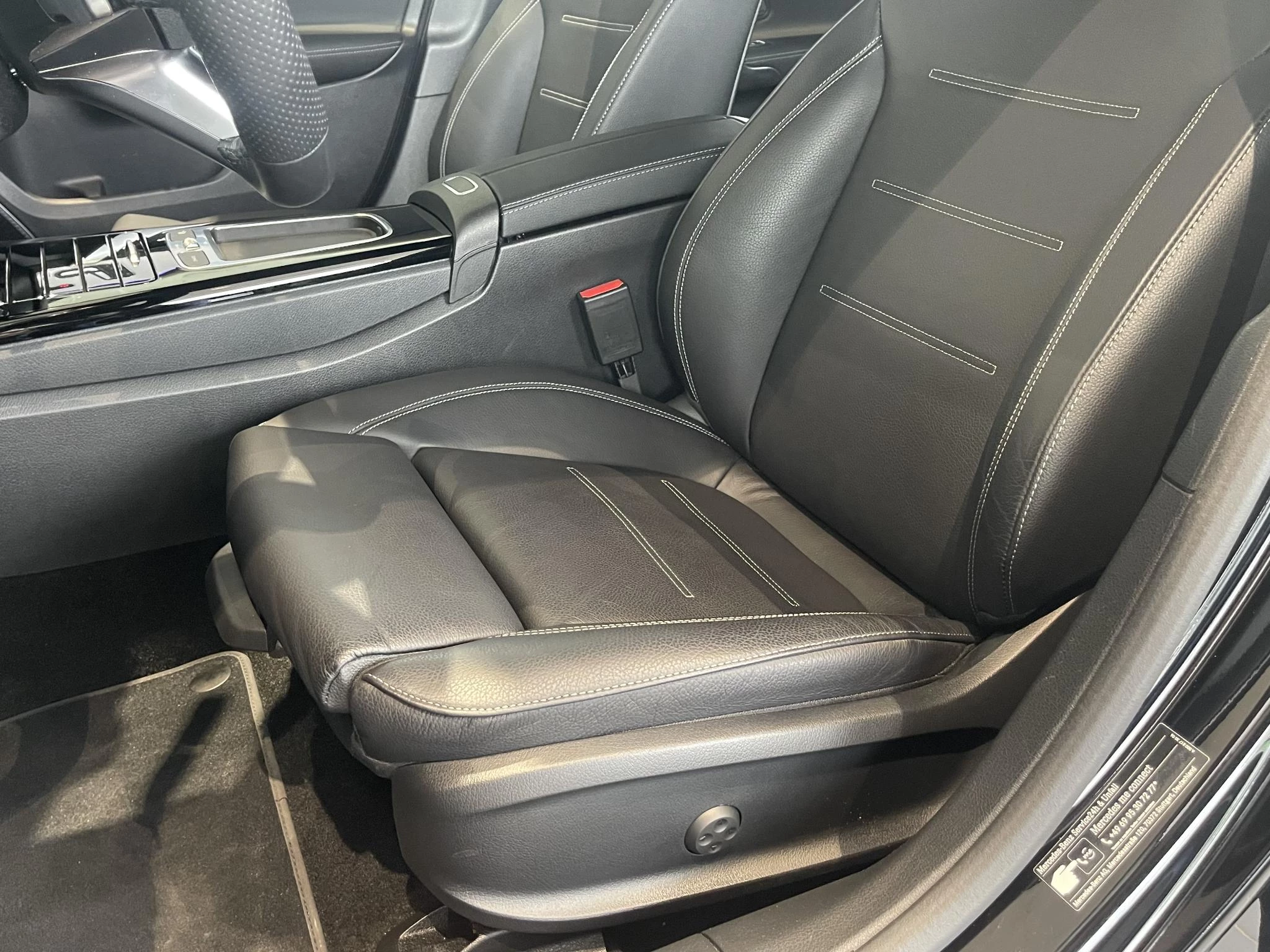 Mercedes-Benz Classe A 250 e AMG Line + LEDER + BURMESTER + MULTIBEAM LED + CARPLAY +