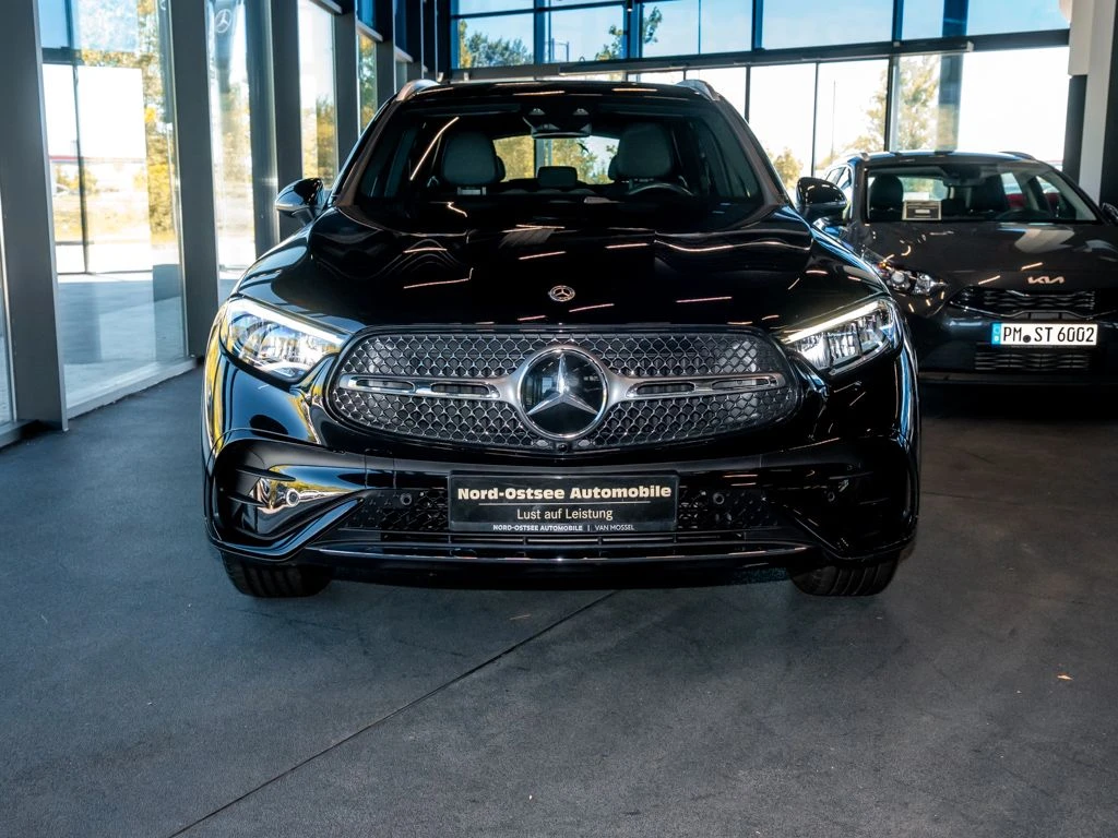 Mercedes-Benz-GLC 300 d-image-3