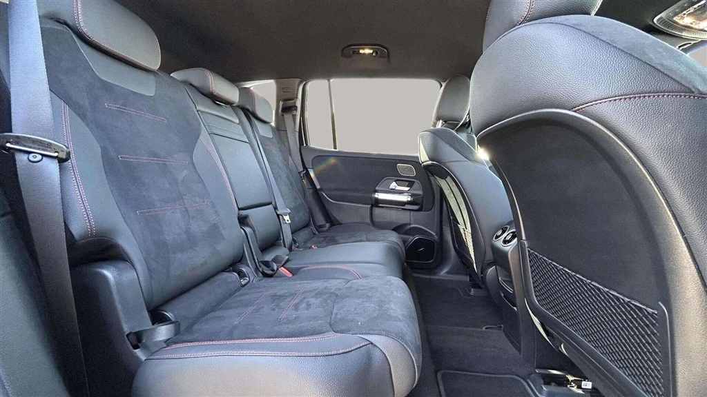 Mercedes-Benz-EQB-image-18