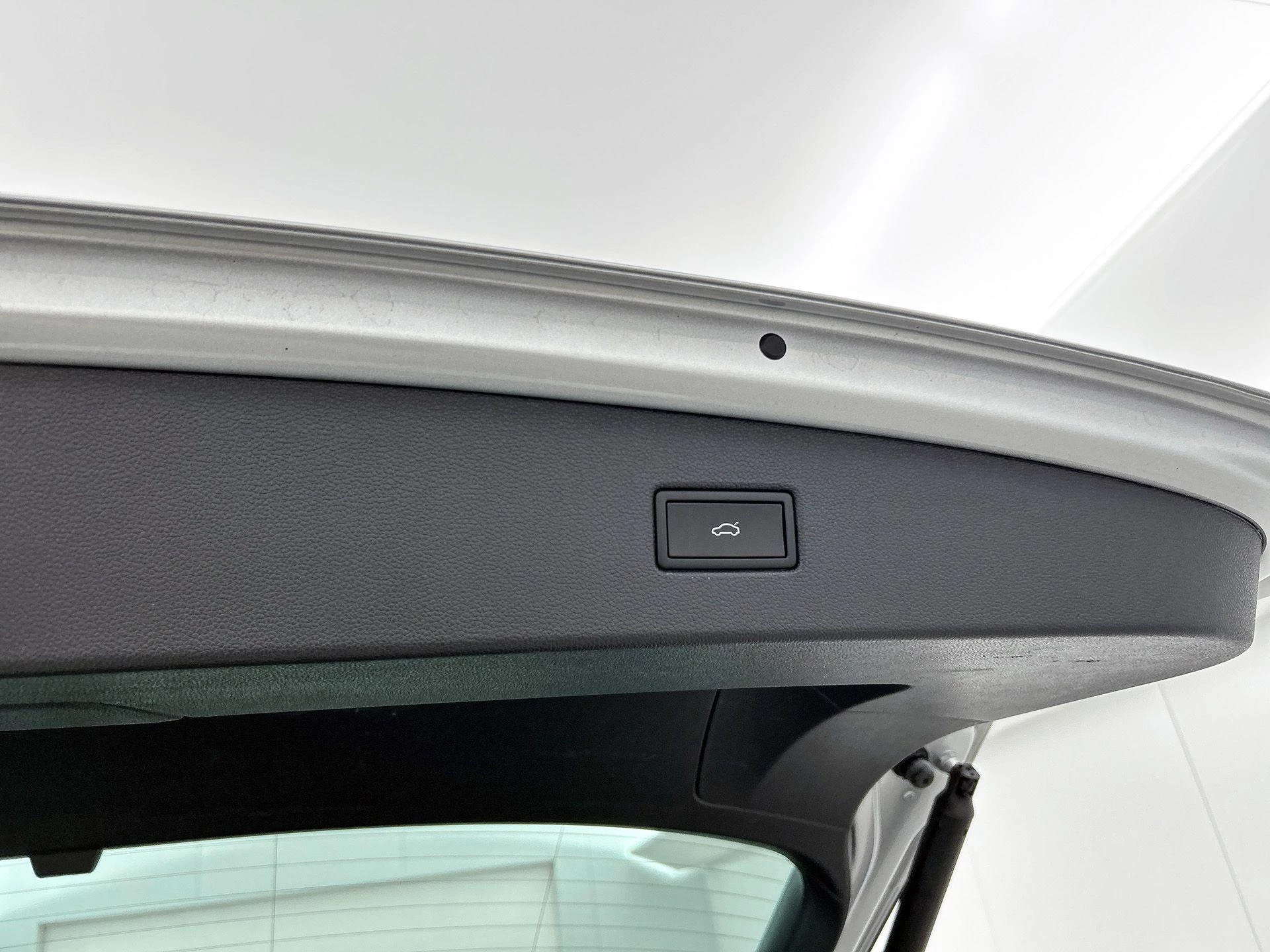 Volkswagen-Tiguan-image-16