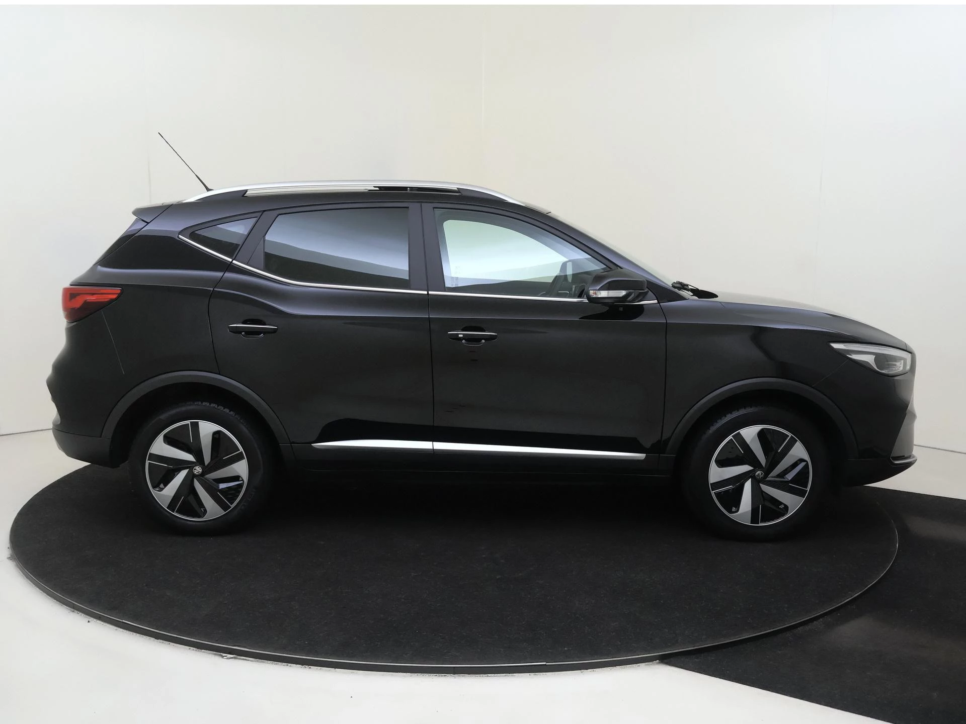MG ZS EV EV Standard Range Luxury 50 kWh