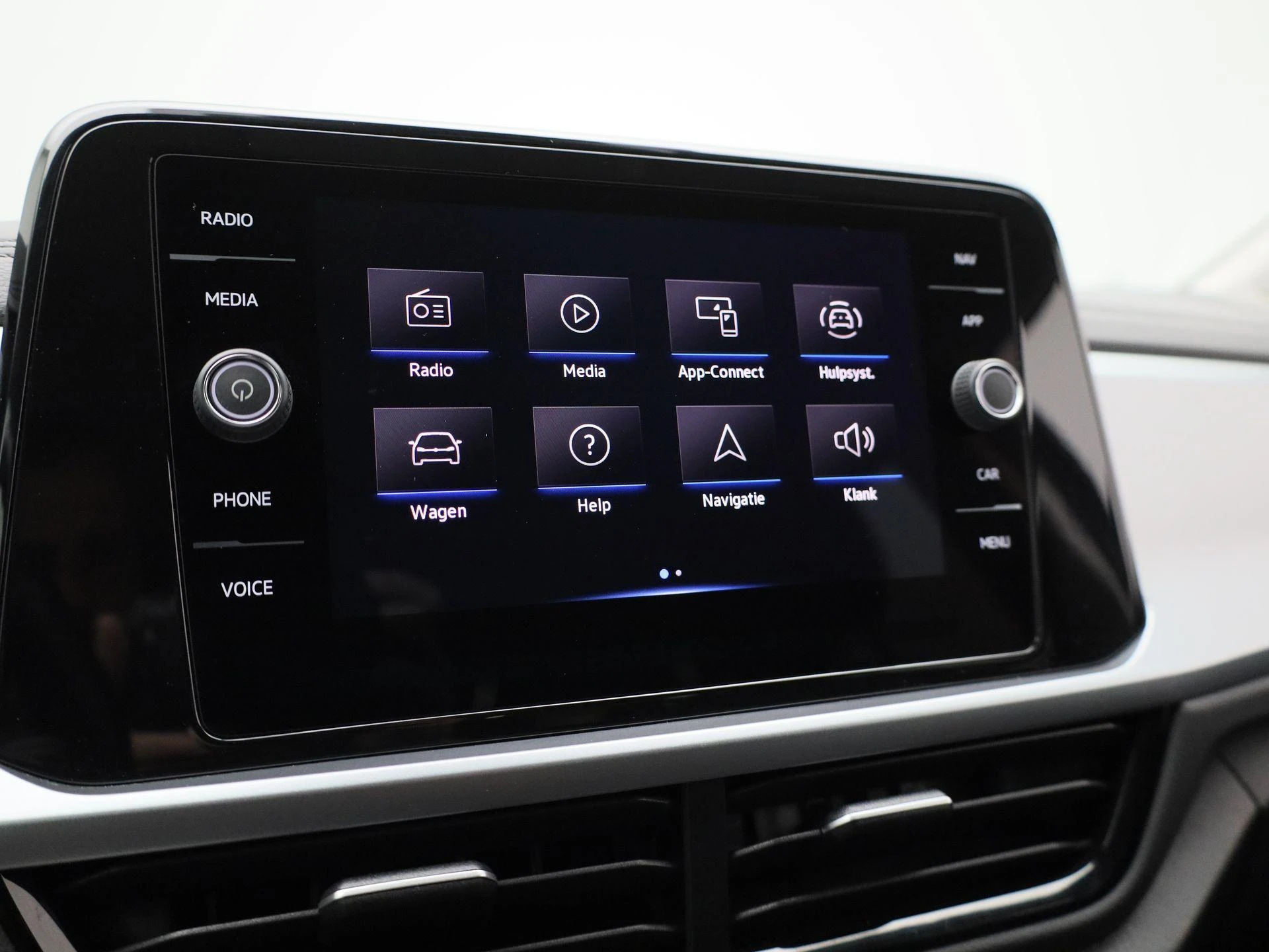 Volkswagen-T-Roc-image-19