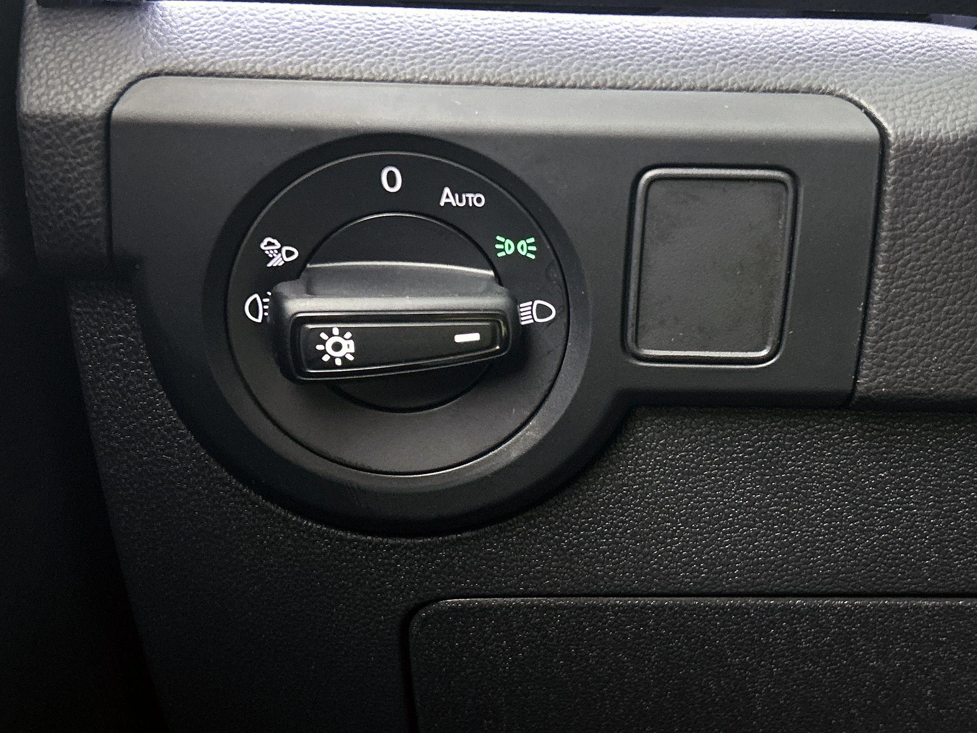 Volkswagen-T-Cross-image-19