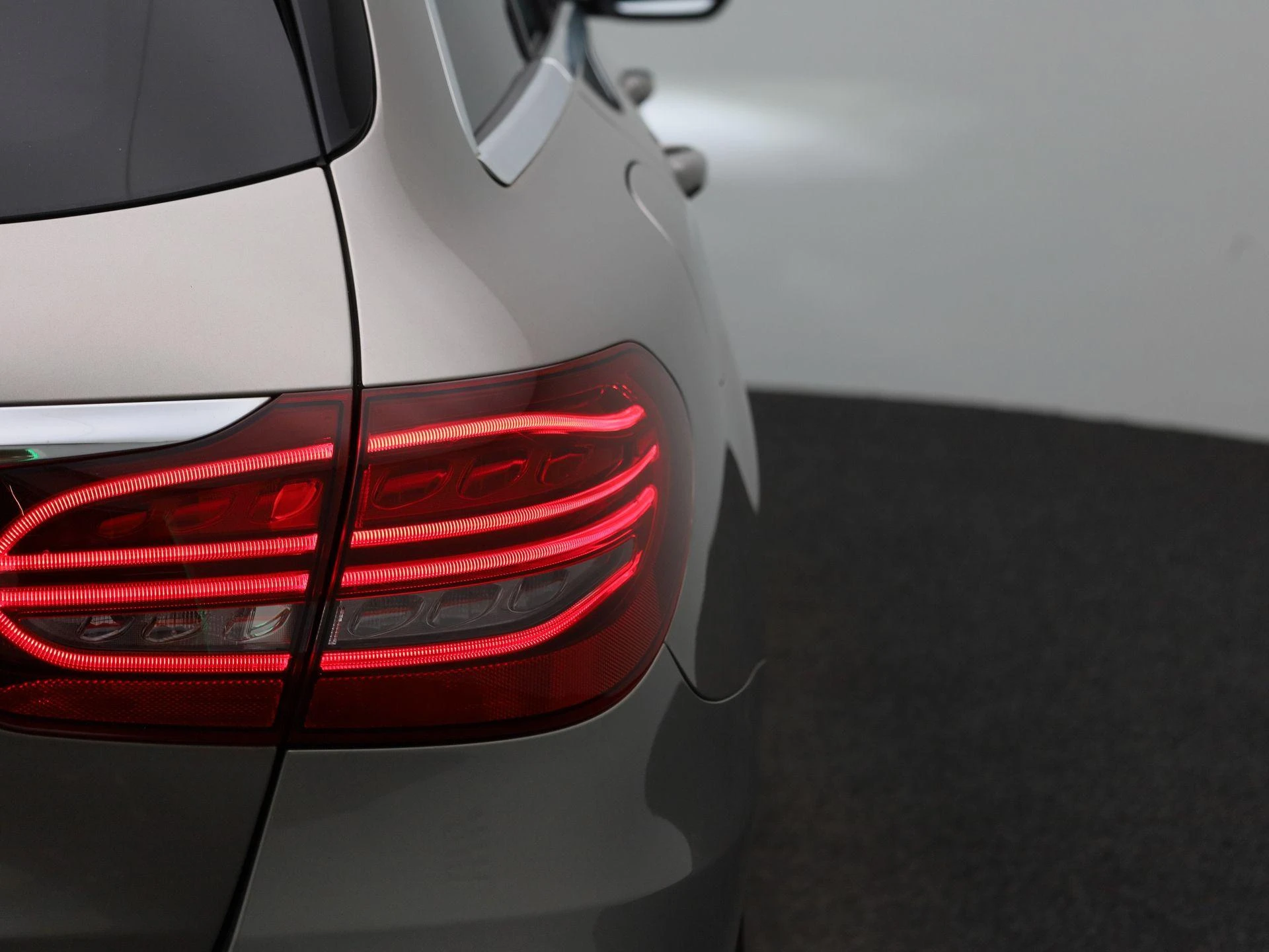 Mercedes-Benz-C-Klasse-image-38