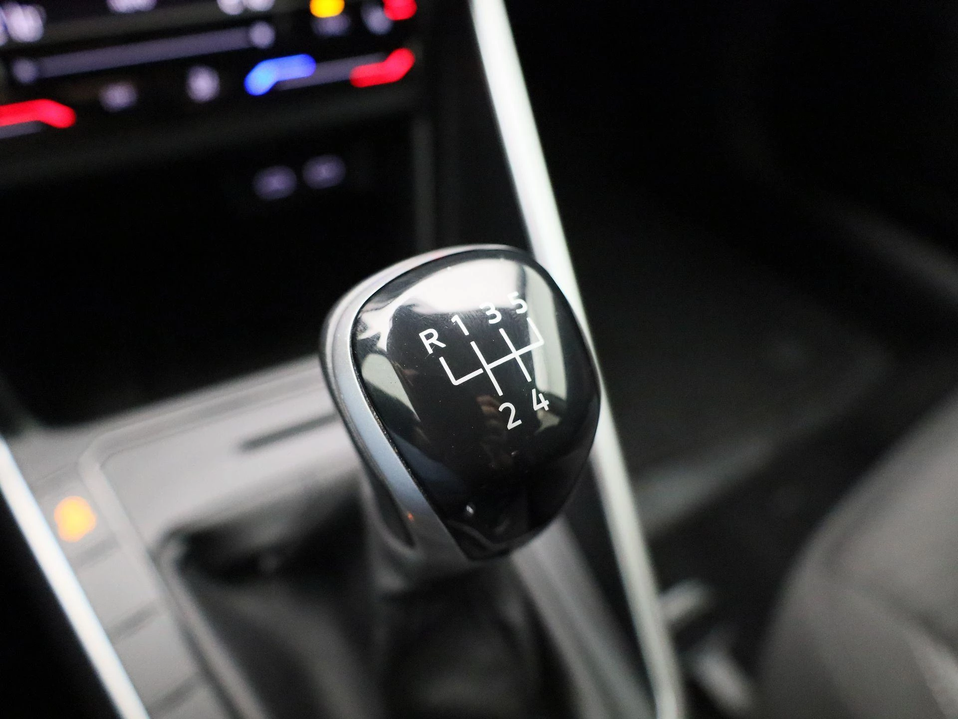Volkswagen-Polo-image-22