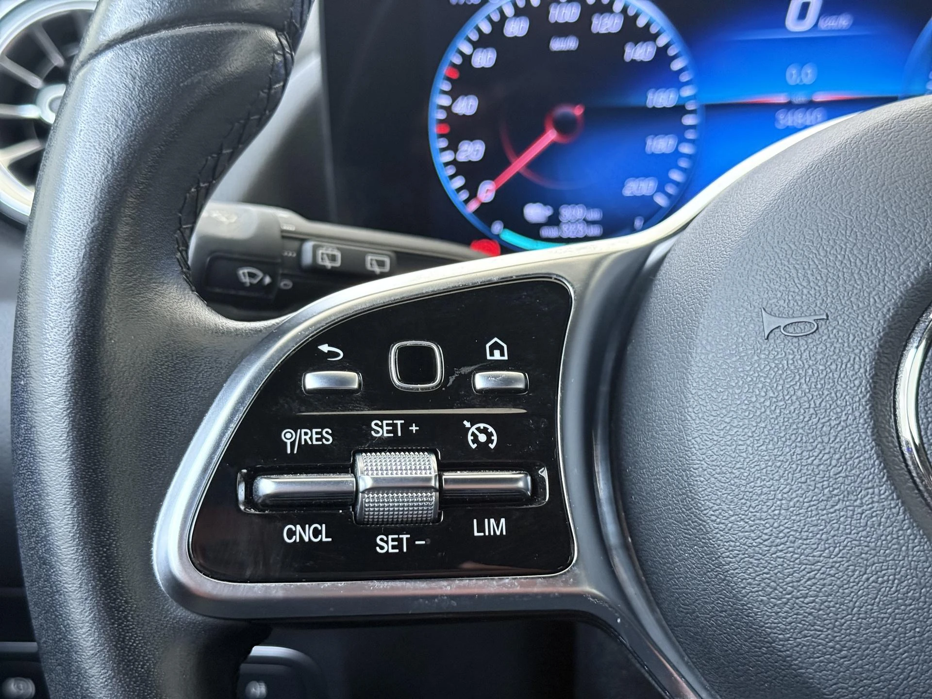 Mercedes-Benz-EQA-image-11