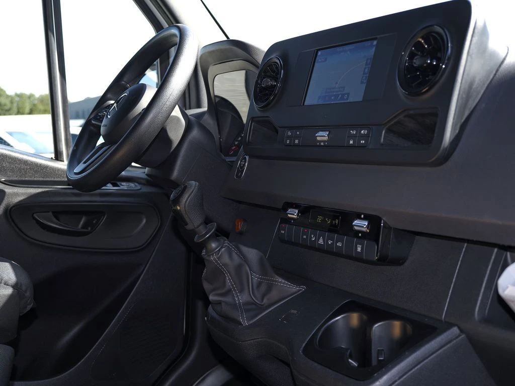 Mercedes-Benz-Sprinter 317-image-8