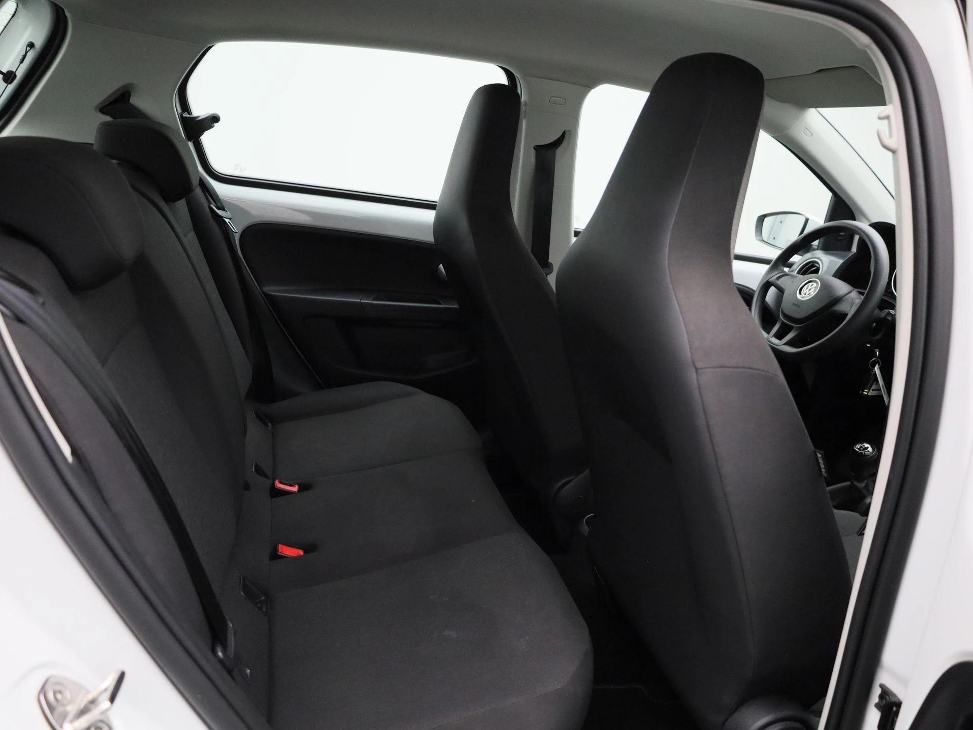 Volkswagen-up!-image-25