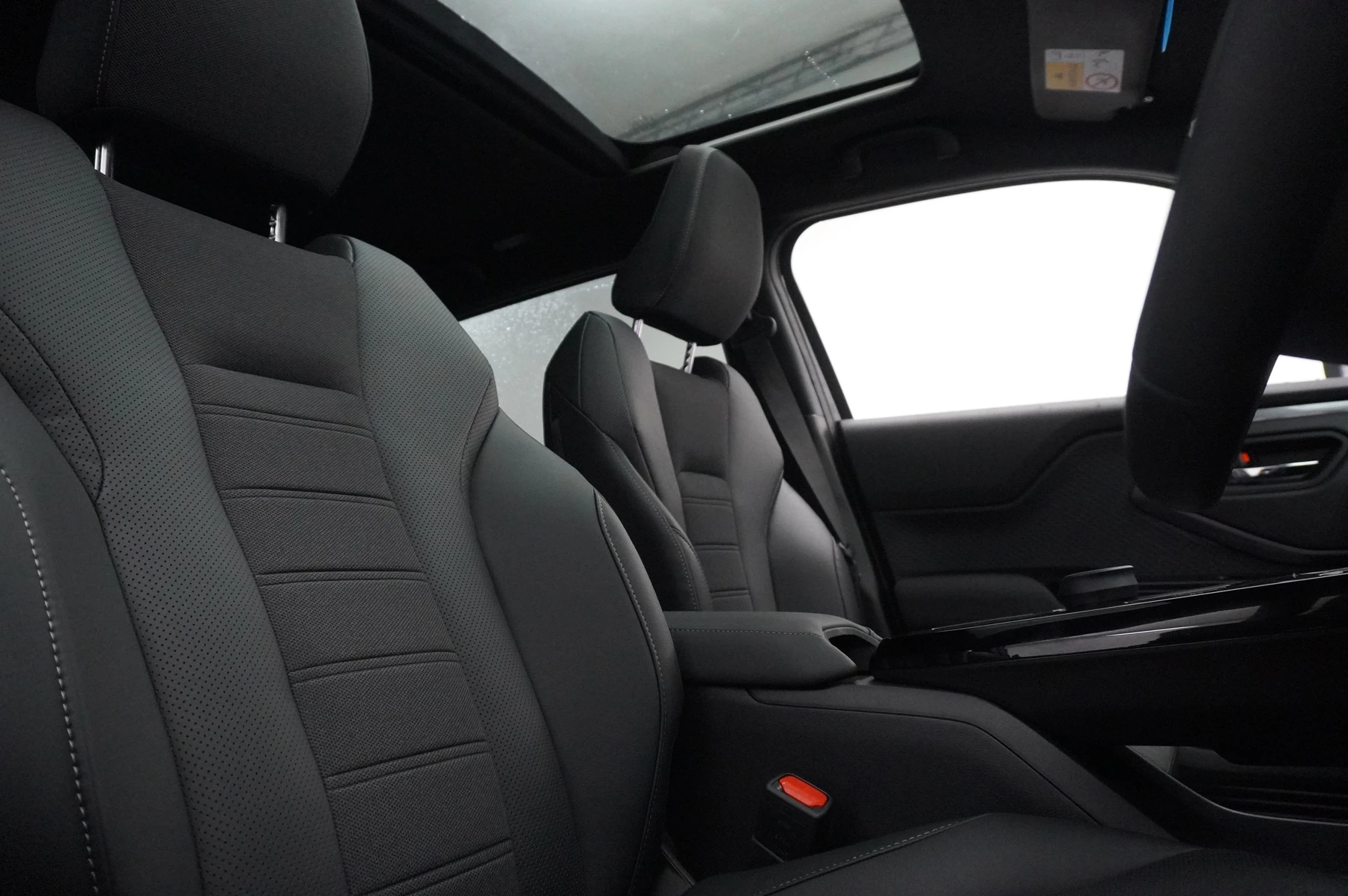 Suzuki-e Vitara-image-9