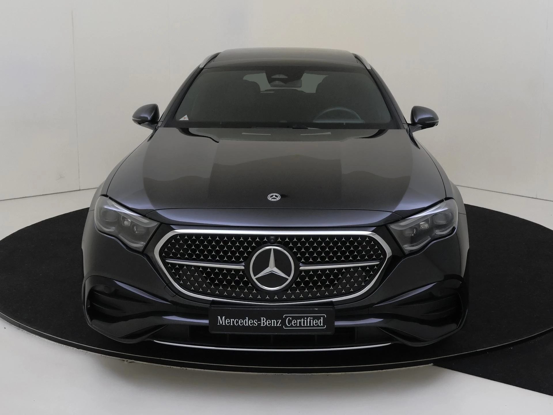 Mercedes-Benz-E-Klasse-image-5