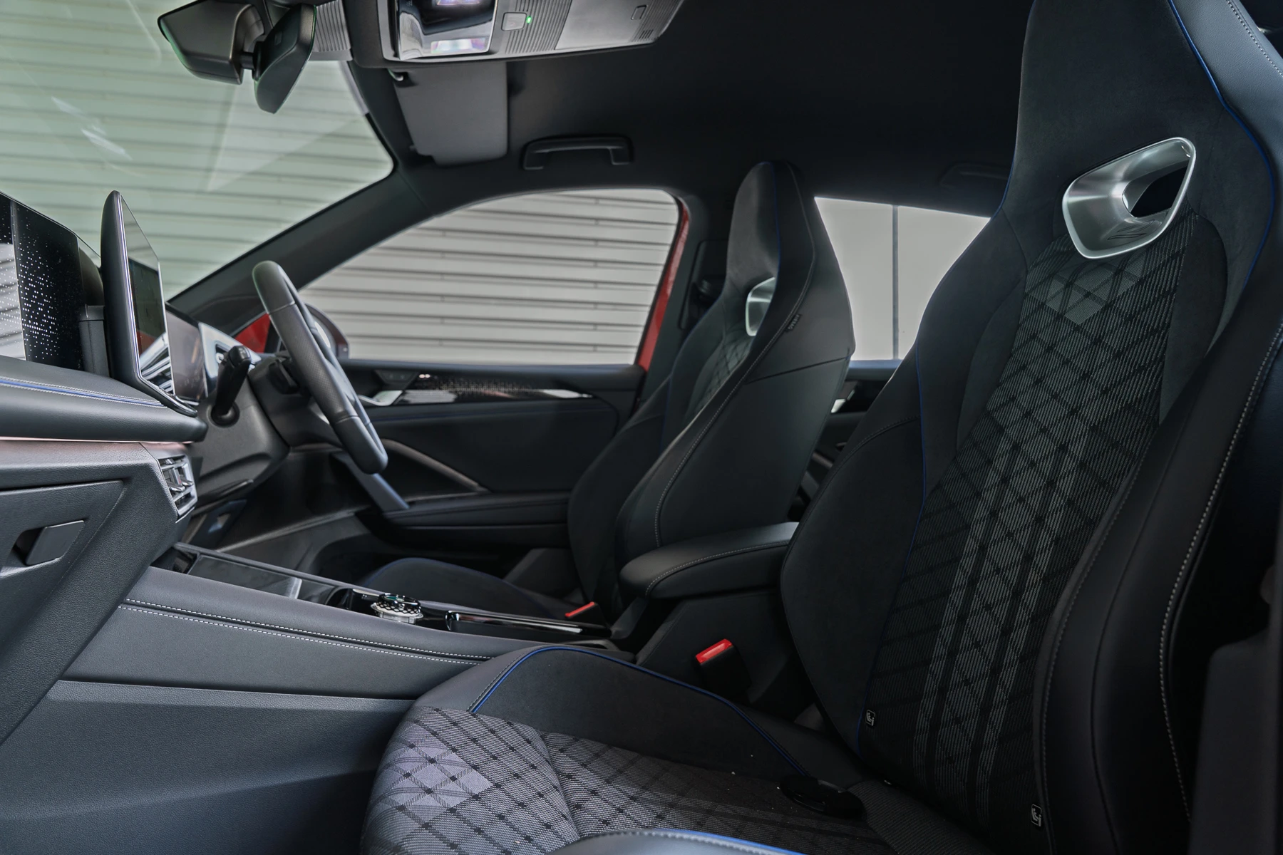 Volkswagen-Tiguan-image-8
