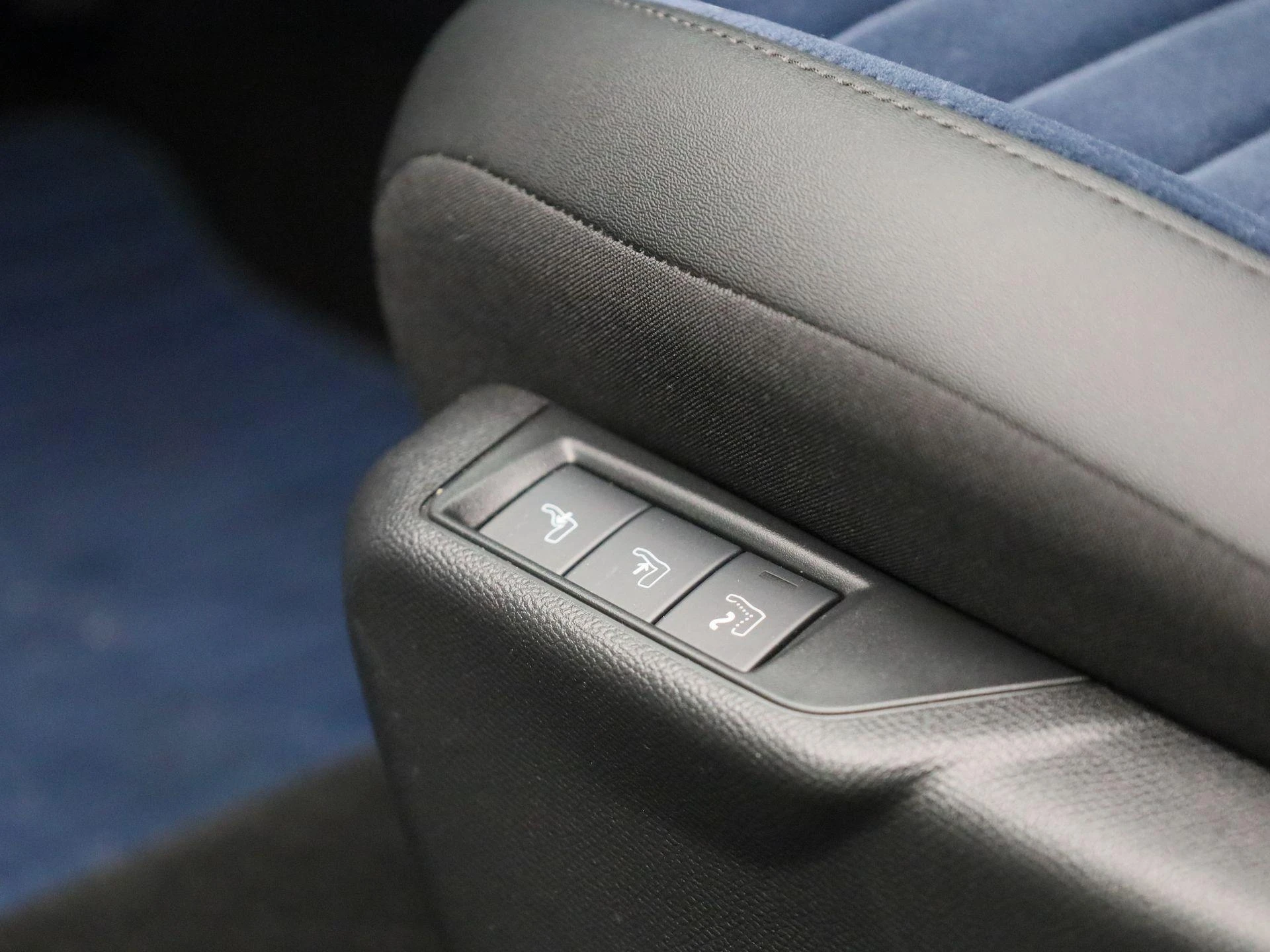 Lancia Ypsilon Edizione Cassina Limitata 51 kWh