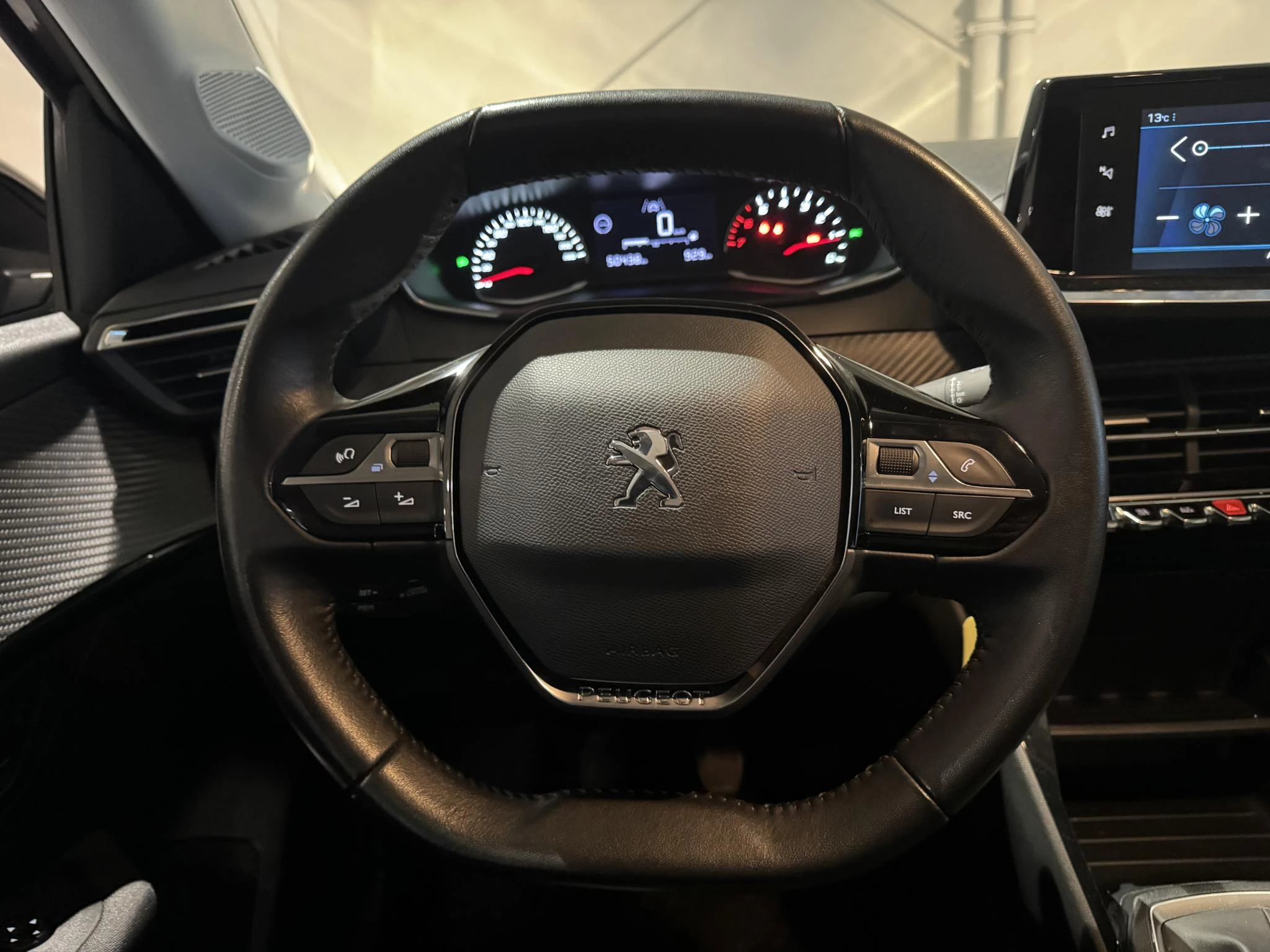 Peugeot-208-image-12