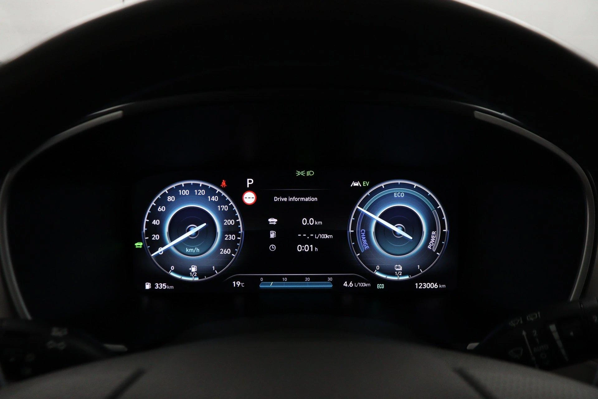 Hyundai-Santa Fe-image-9