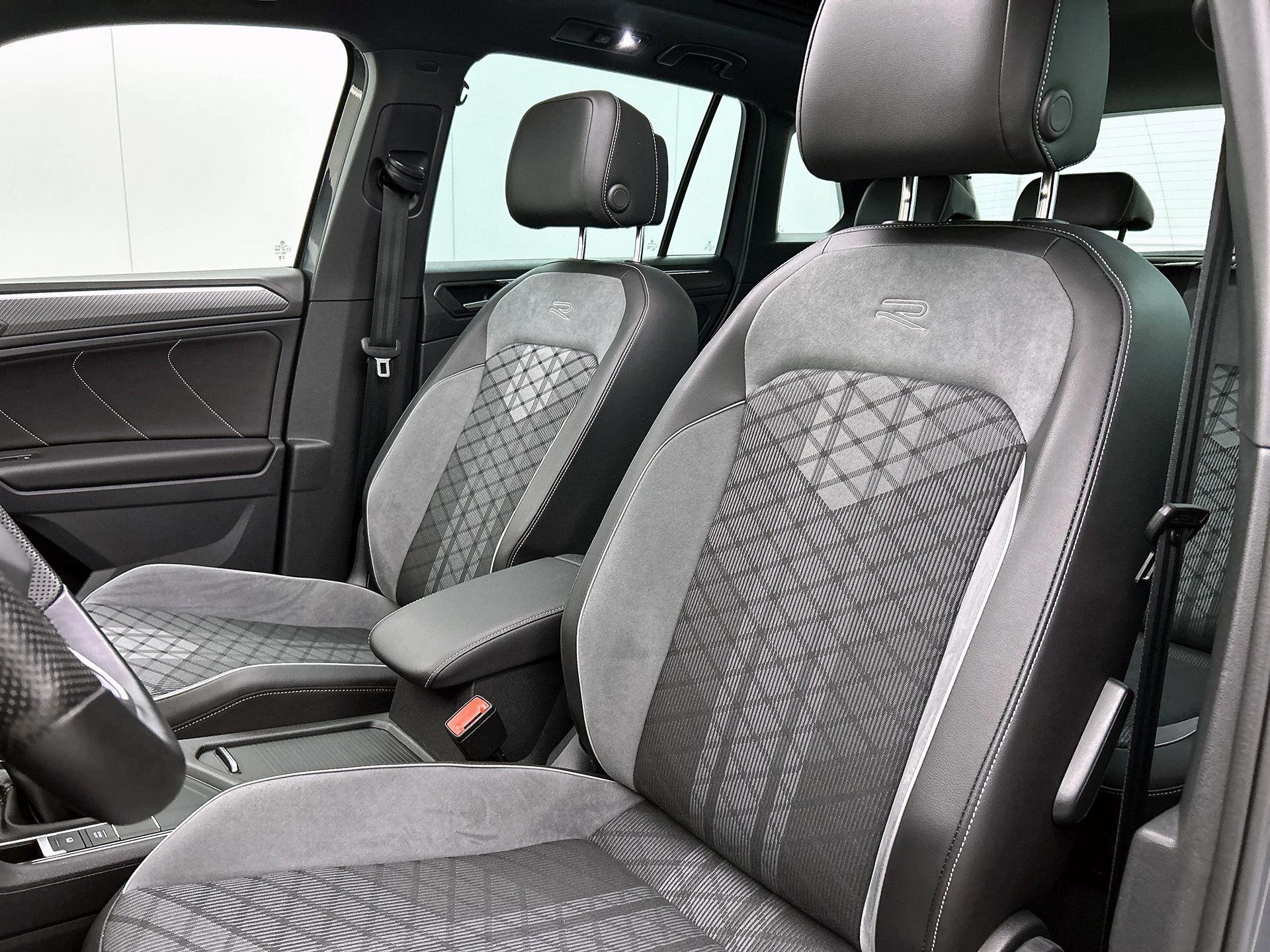 Volkswagen Tiguan 1.5 TSI R-Line Business