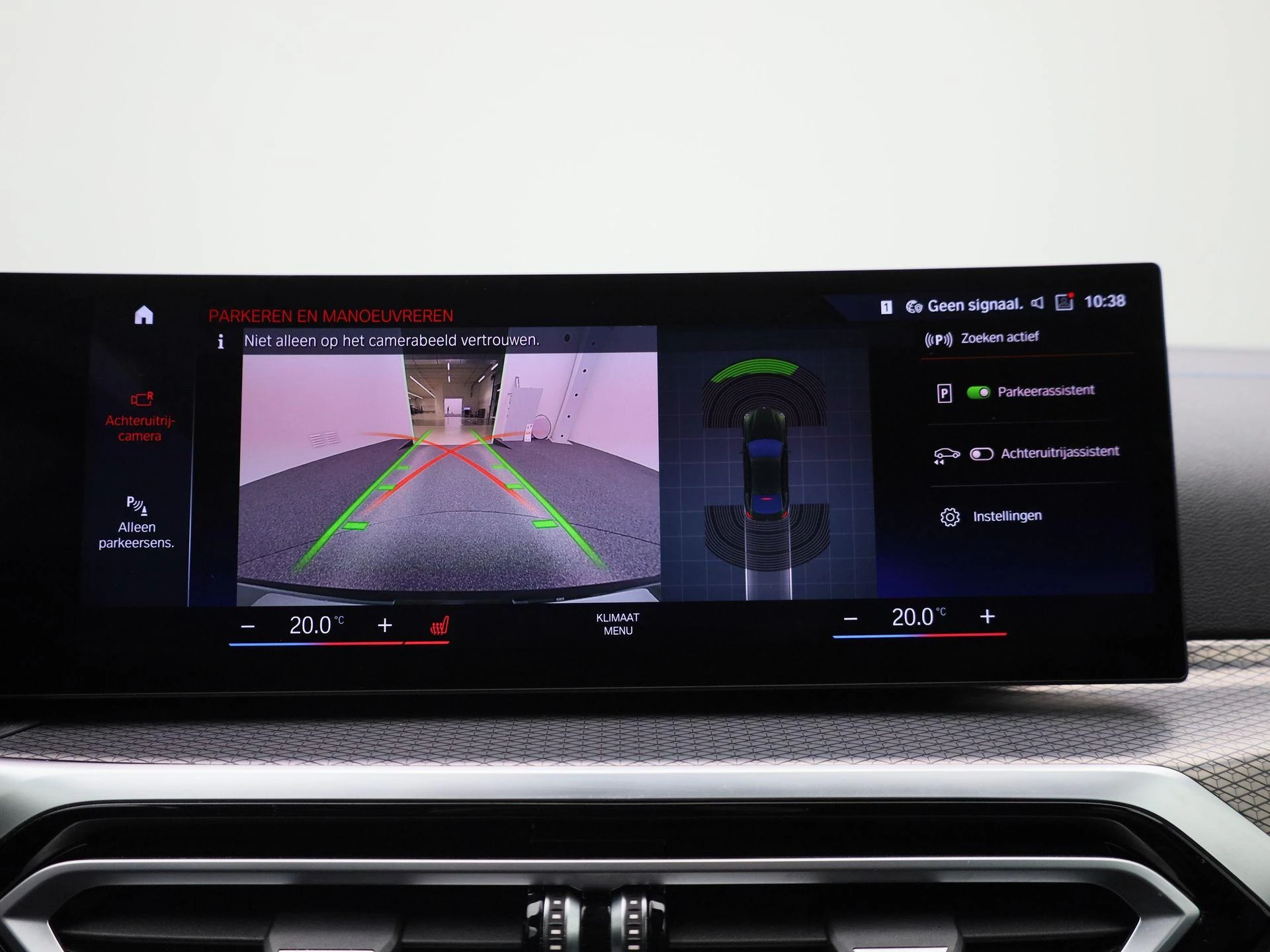 BMW-i4-image-31