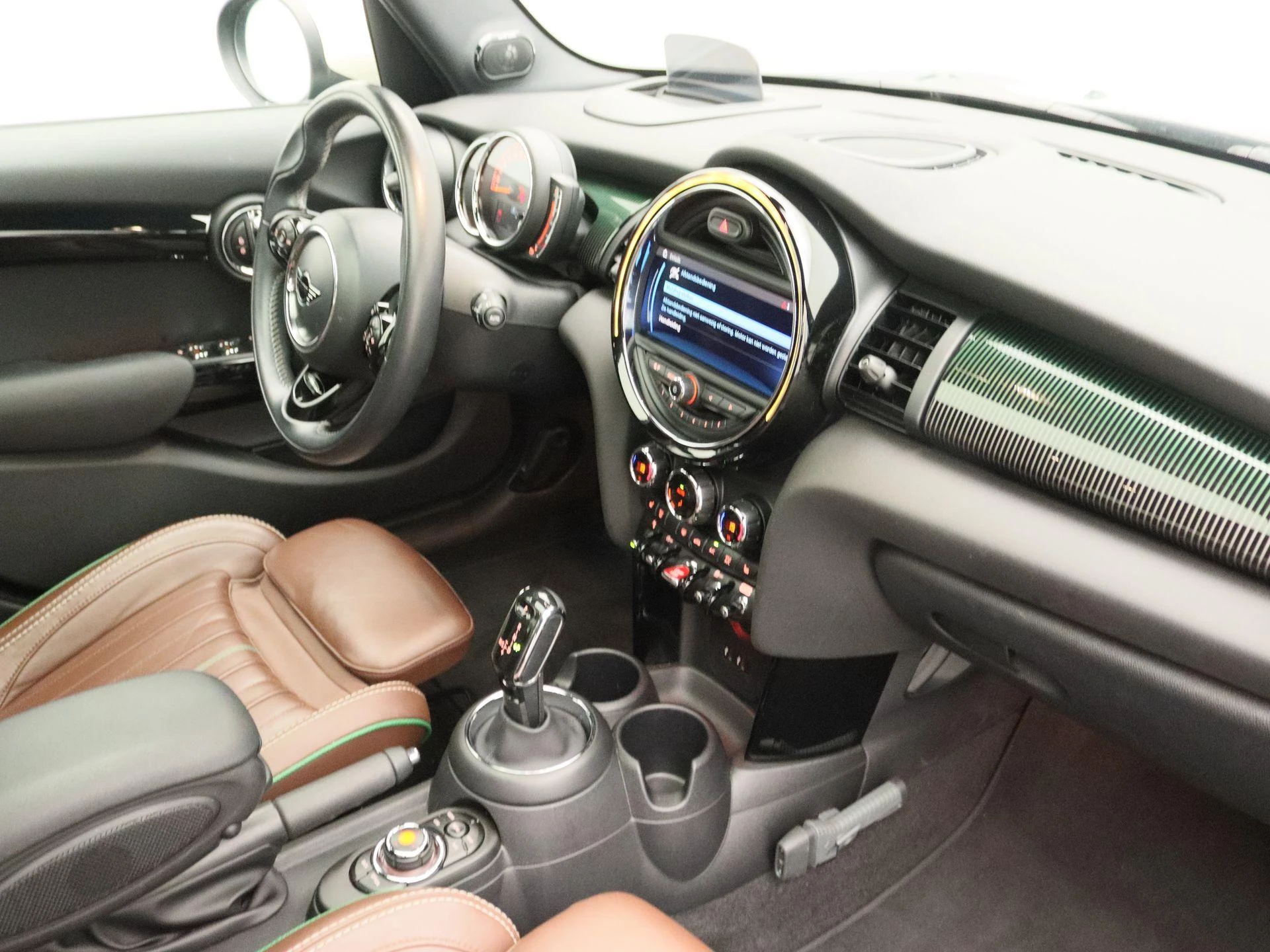 MINI-Cooper-image-24