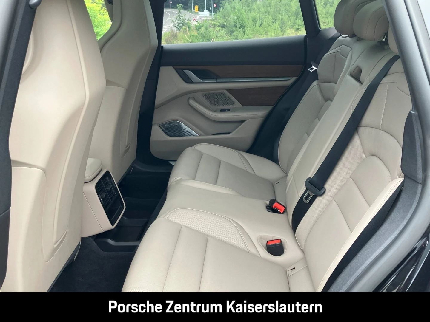 Porsche Taycan 4S Sport Turismo Burmester Surround-View -