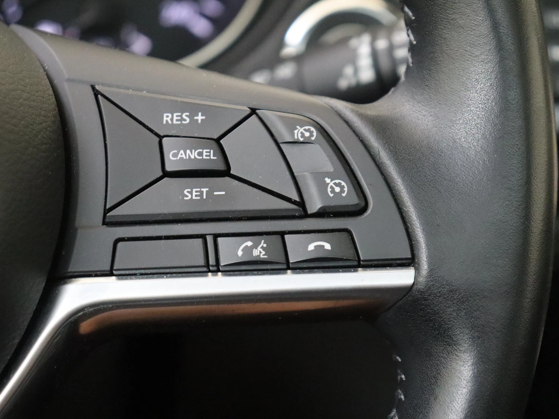 Nissan-QASHQAI-image-13