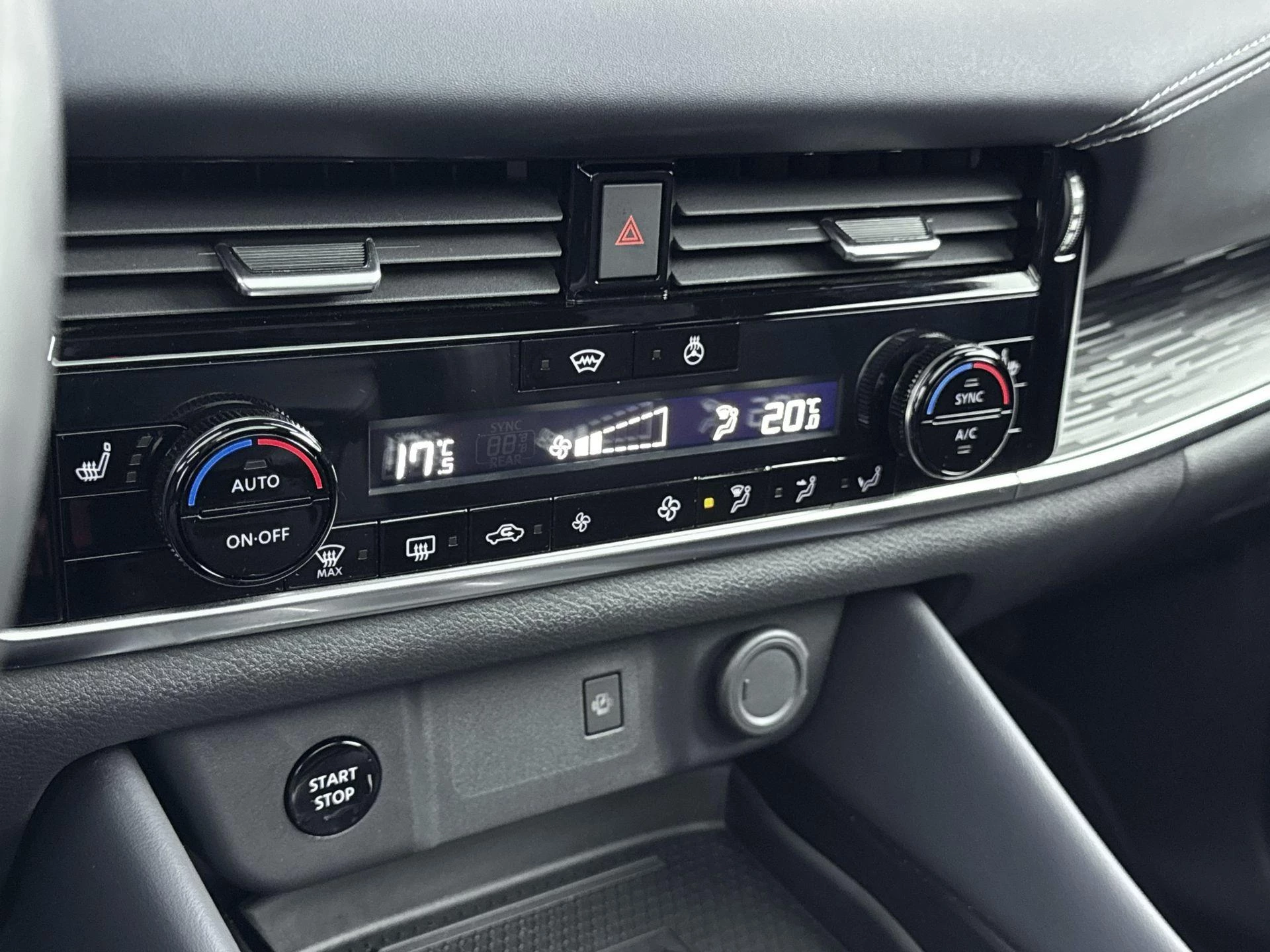 Nissan-QASHQAI-image-25
