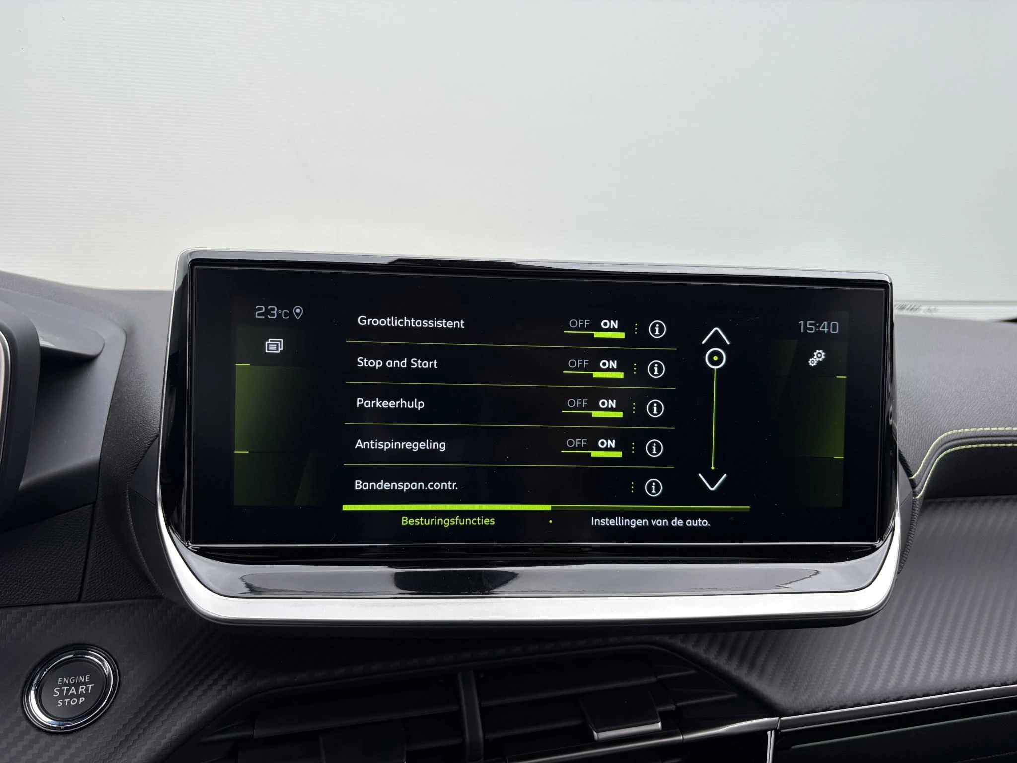 Peugeot-208-image-18