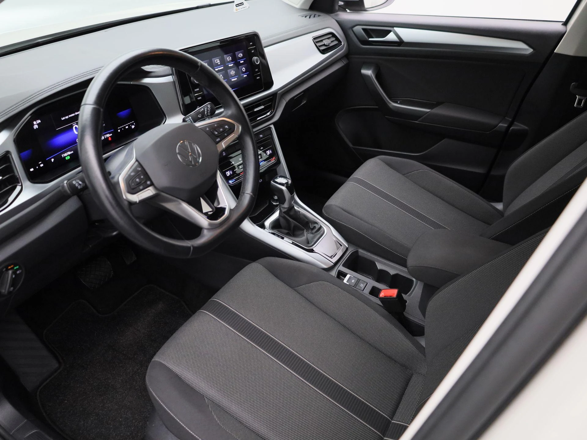 Volkswagen-T-Roc-image-15