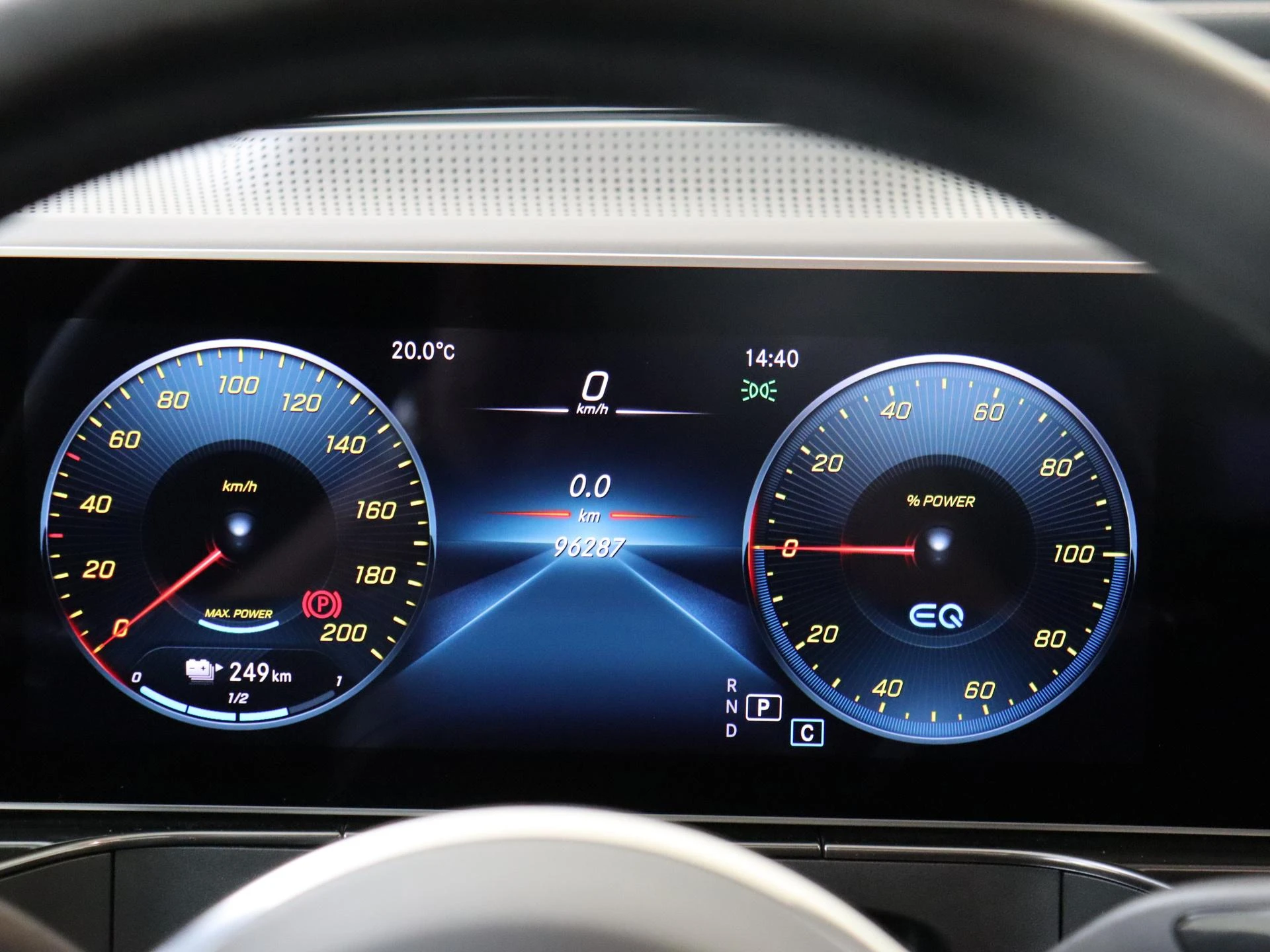 Mercedes-Benz-EQC-image-10