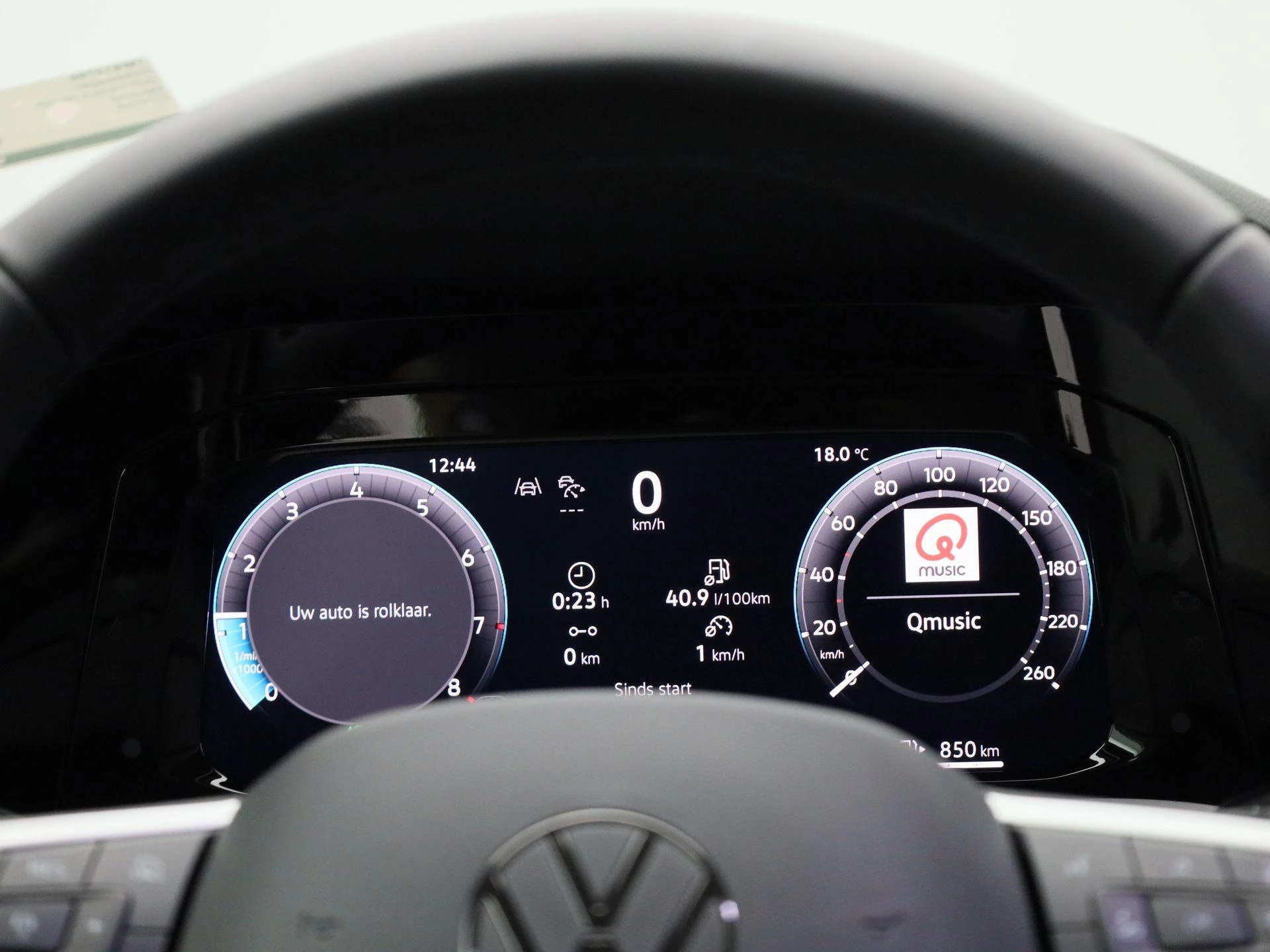 Volkswagen-Golf-image-7