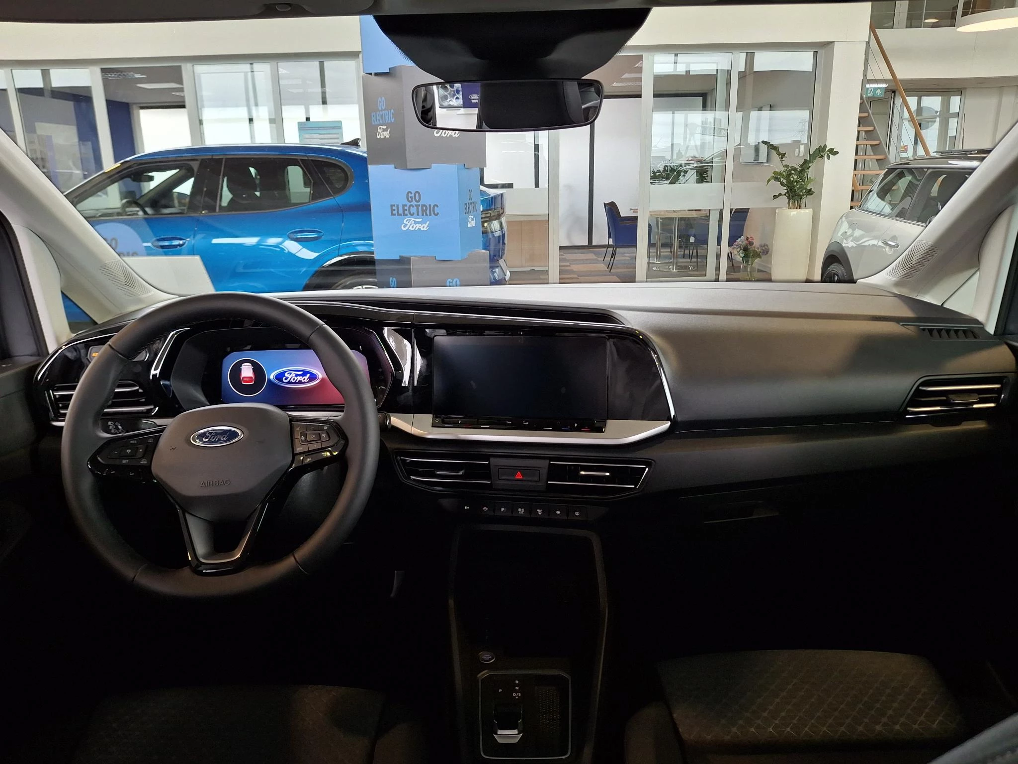 Ford-Transit Connect-image-3