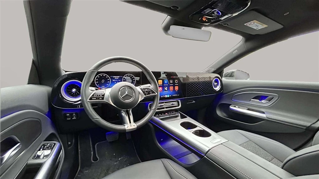 Mercedes-Benz-CLA-image-11